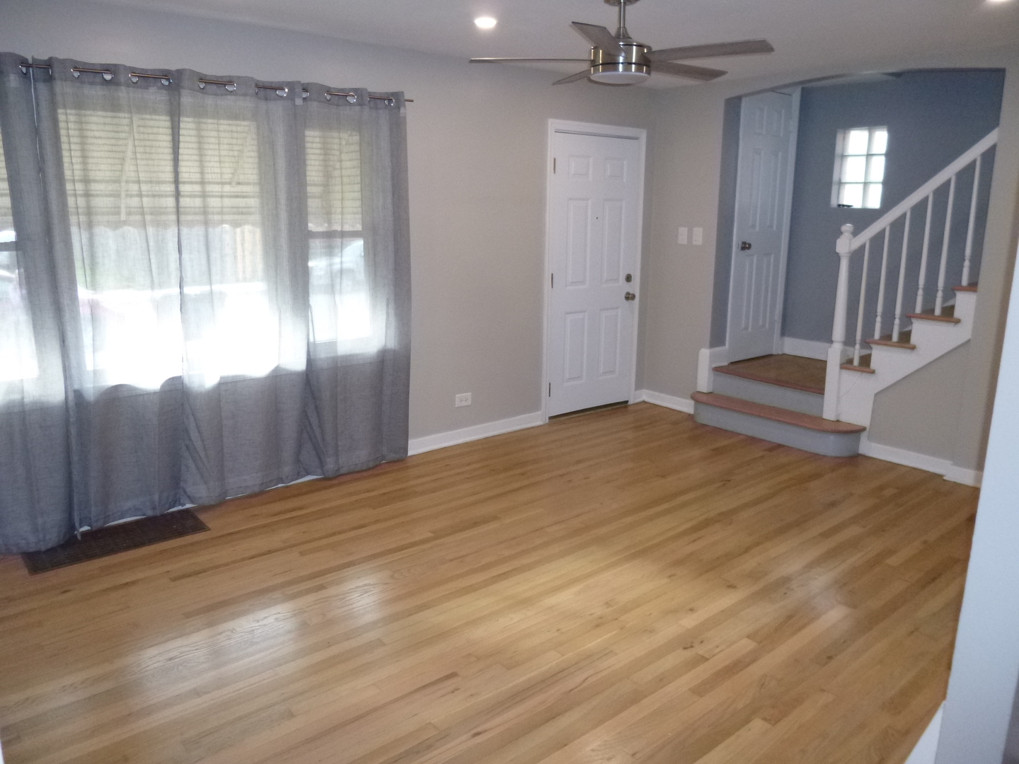 9813 S Calhoun Avenue, Chicago, IL 60617