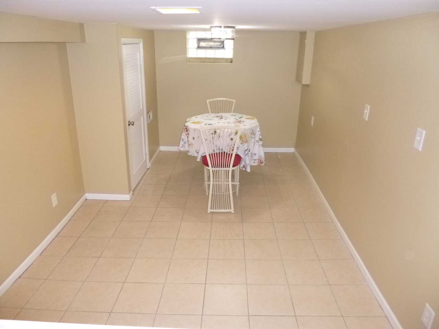 9813 S Calhoun Avenue, Chicago, IL 60617