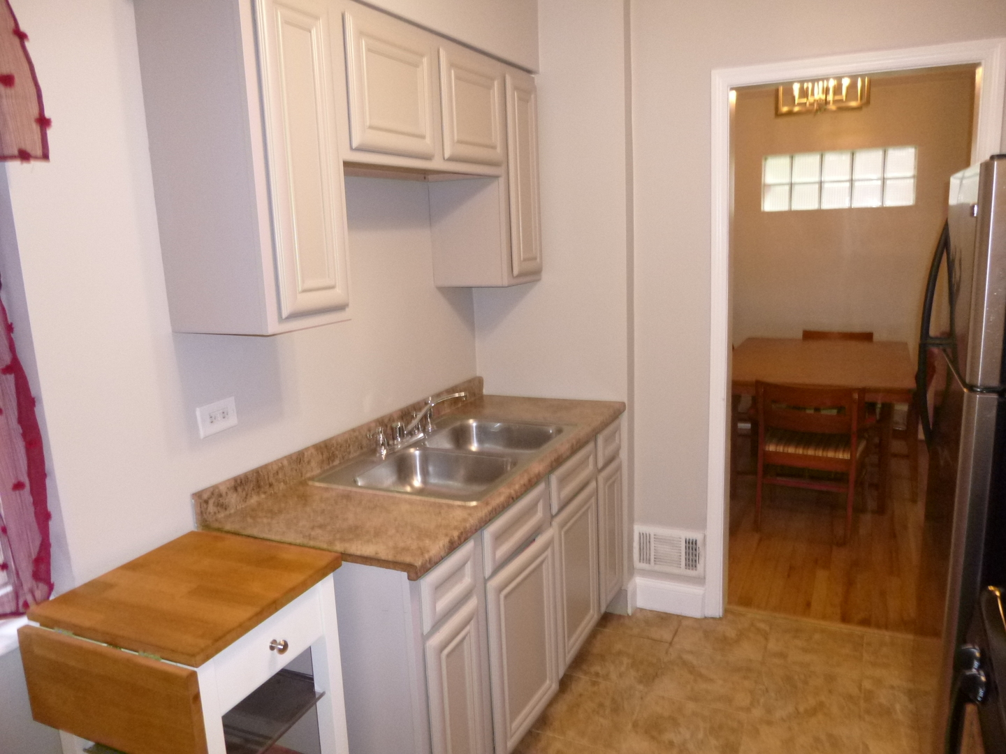 9813 S Calhoun Avenue, Chicago, IL 60617