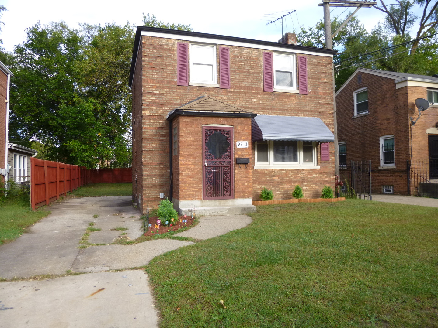 9813 S Calhoun Avenue, Chicago, IL 60617