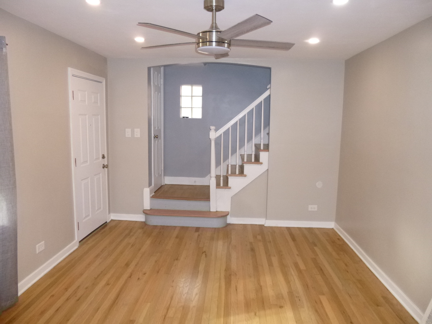 9813 S Calhoun Avenue, Chicago, IL 60617