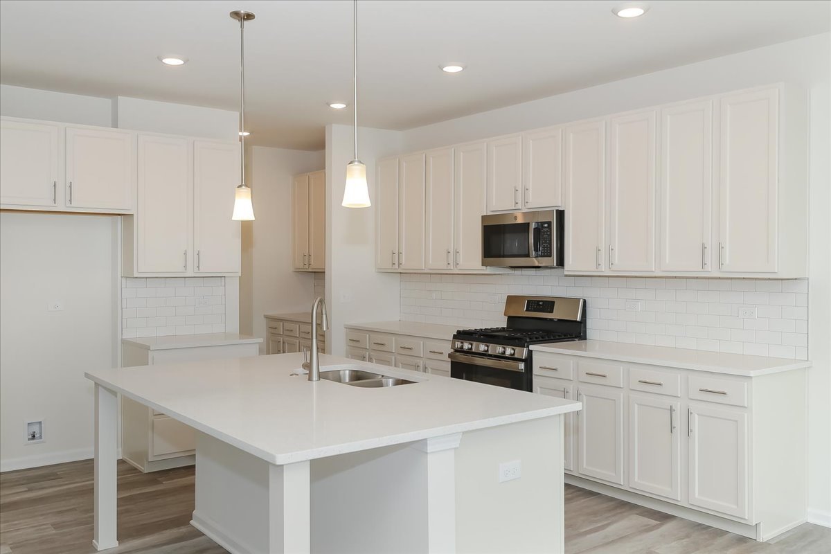 860 Preston Court, Oswego, IL 60543