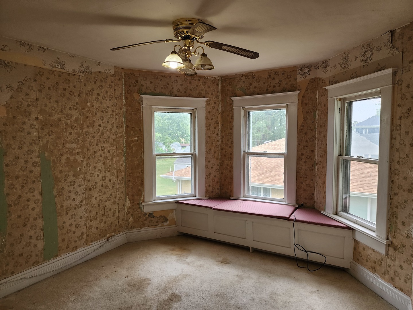 395 E 1st Avenue, Clifton, IL 60927