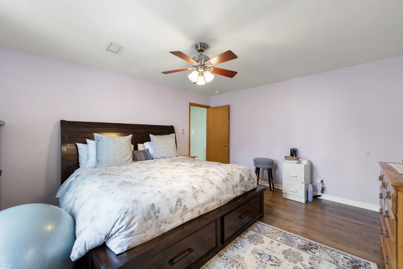 100 Des Plaines Lane, Hoffman Estates, IL 60169