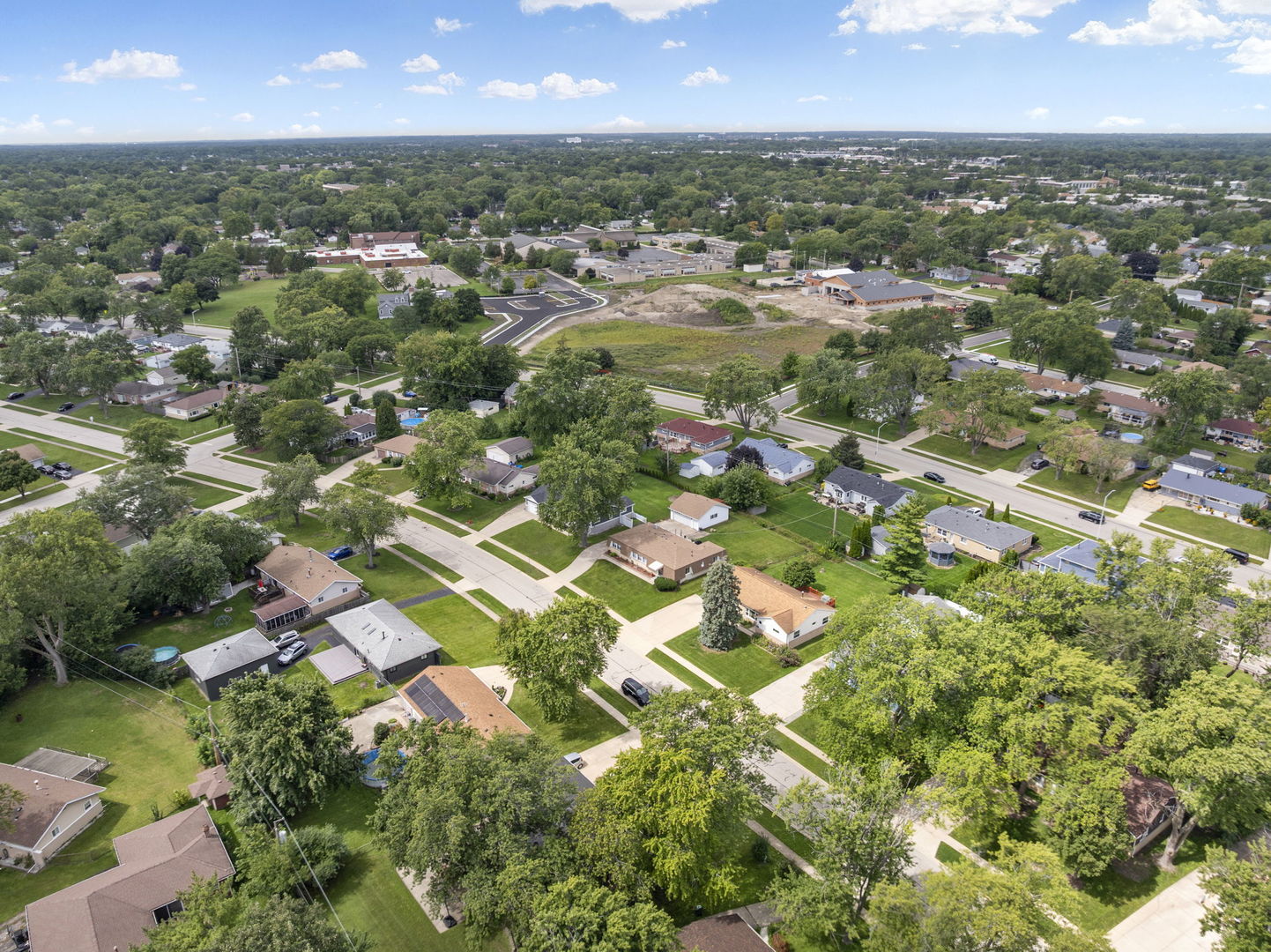 100 Des Plaines Lane, Hoffman Estates, IL 60169