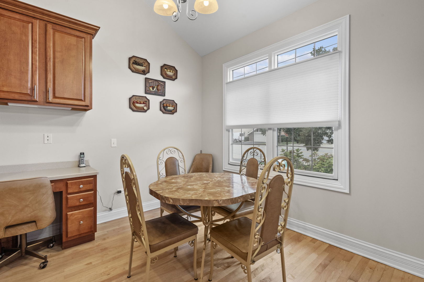 722 N NORTHWEST Highway #A, Park Ridge, IL 60068