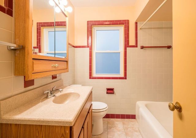 1705 S Crescent Avenue, Park Ridge, IL 60068