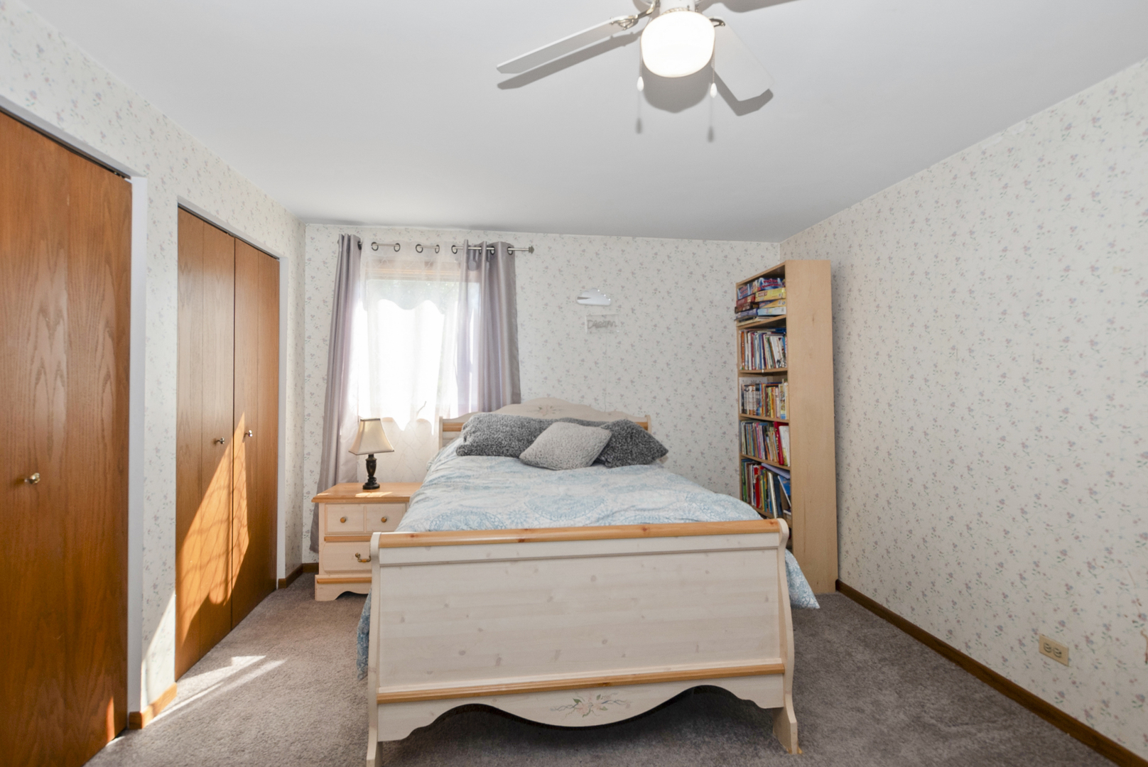 8907 Saratoga Drive, Bridgeview, IL 60455