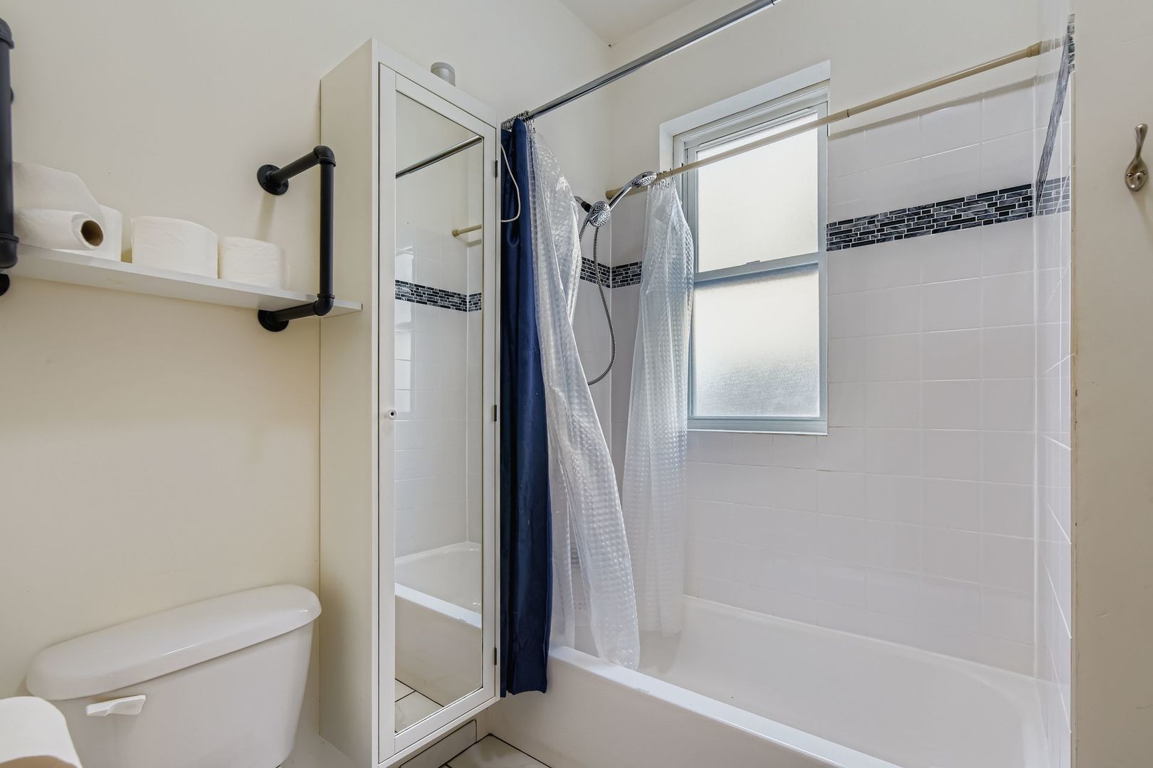 1010 N Trumbull Avenue, Chicago, IL 60651