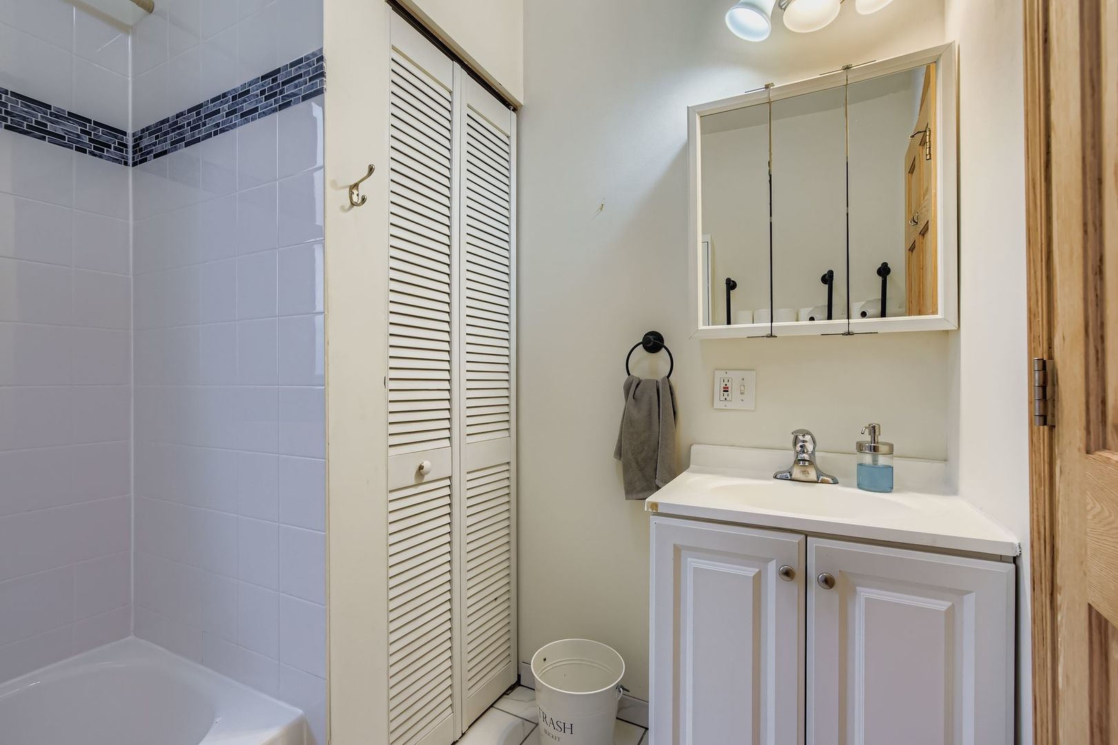 1010 N Trumbull Avenue, Chicago, IL 60651