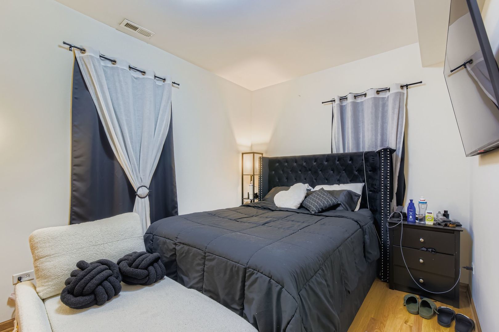 1010 N Trumbull Avenue, Chicago, IL 60651