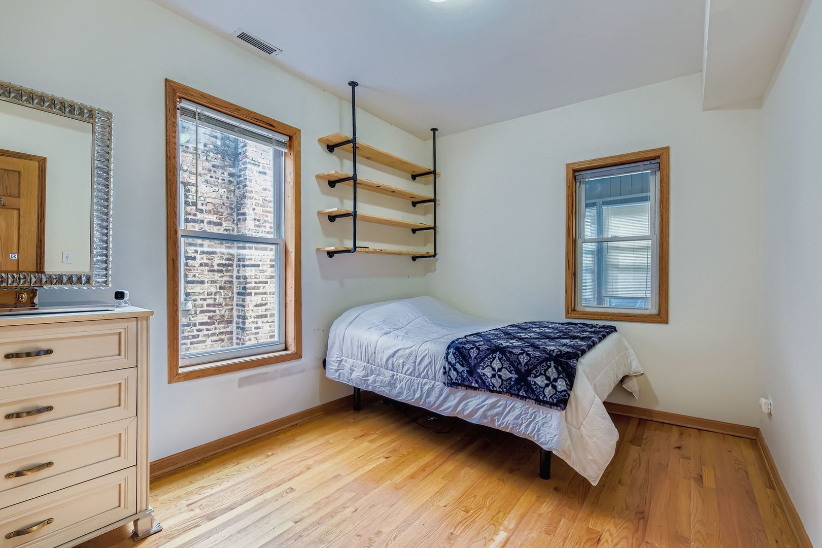1010 N Trumbull Avenue, Chicago, IL 60651