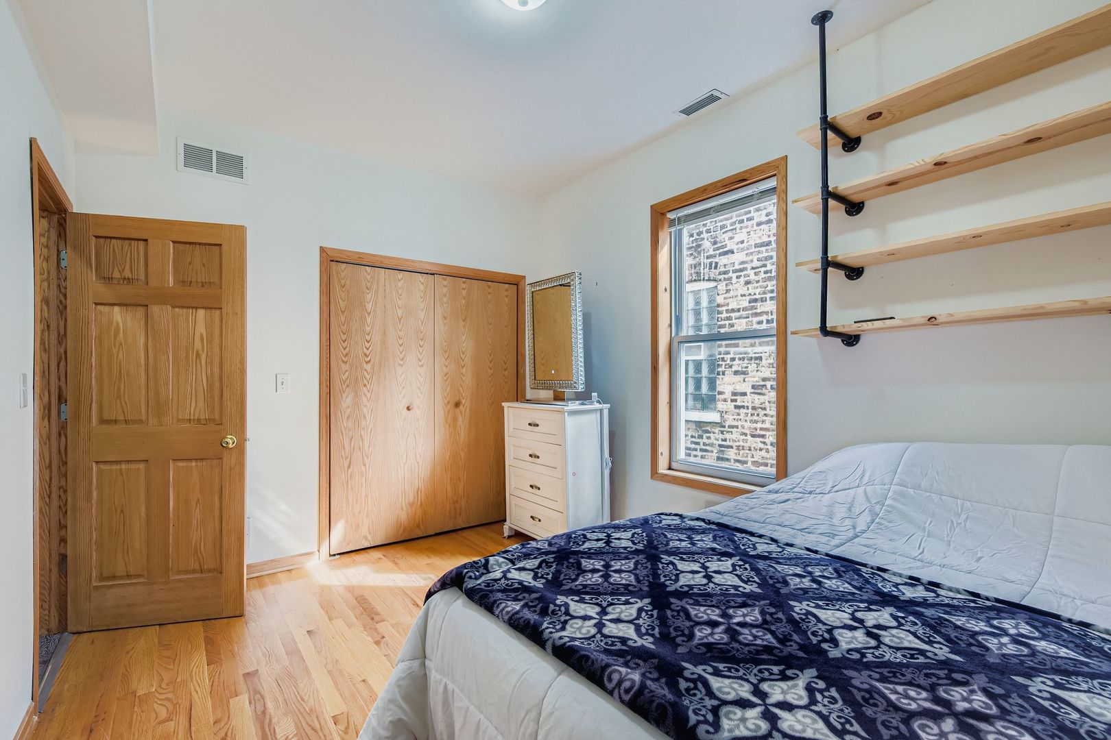 1010 N Trumbull Avenue, Chicago, IL 60651