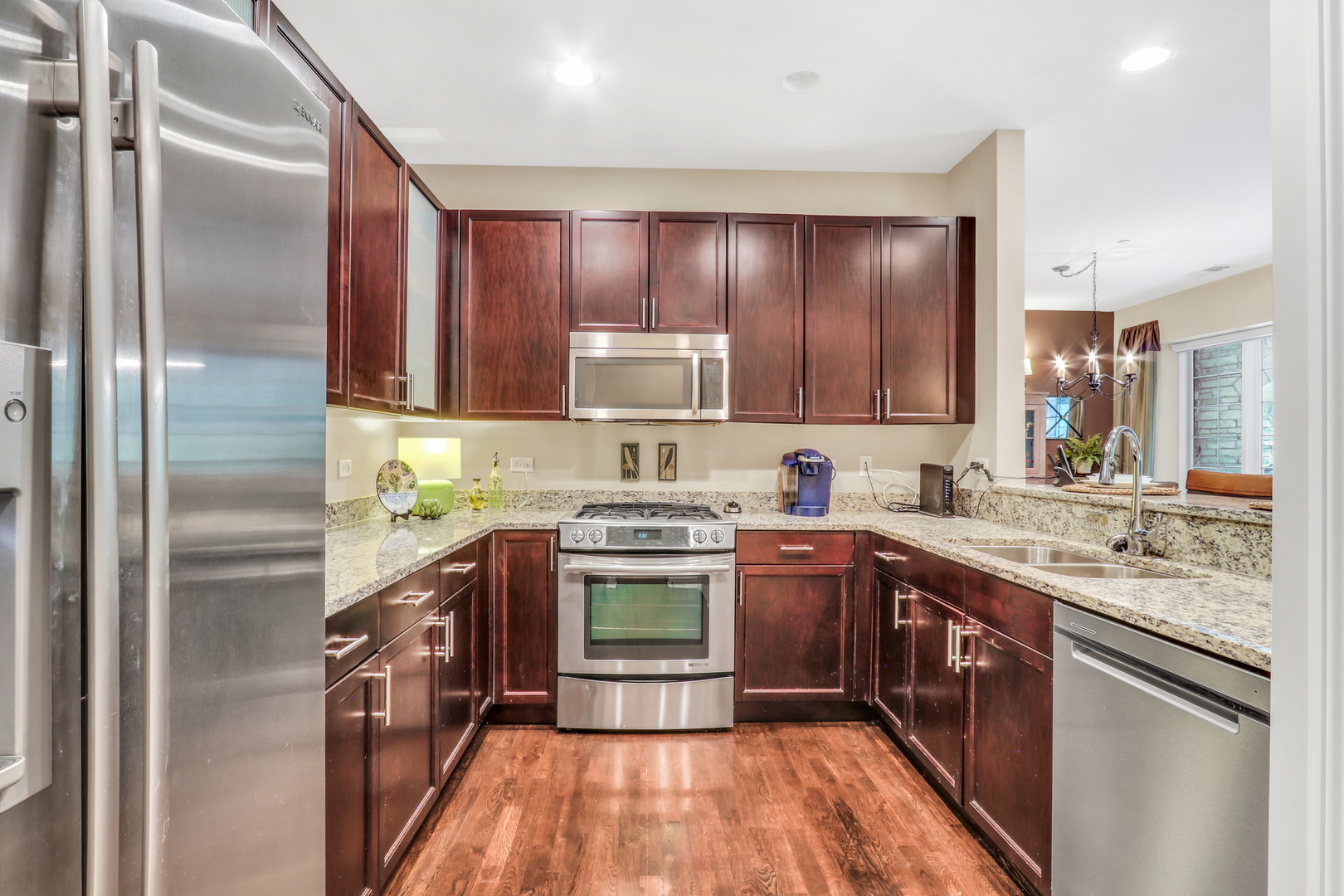 1800 Amberley Court #110, Lake Forest, IL 60045