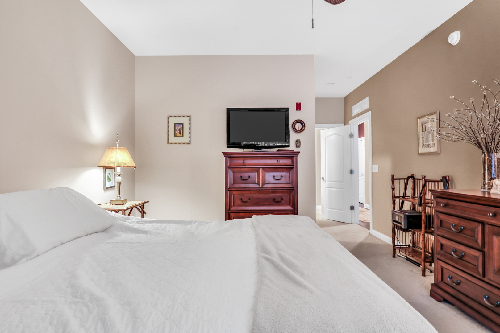 1800 Amberley Court #110, Lake Forest, IL 60045