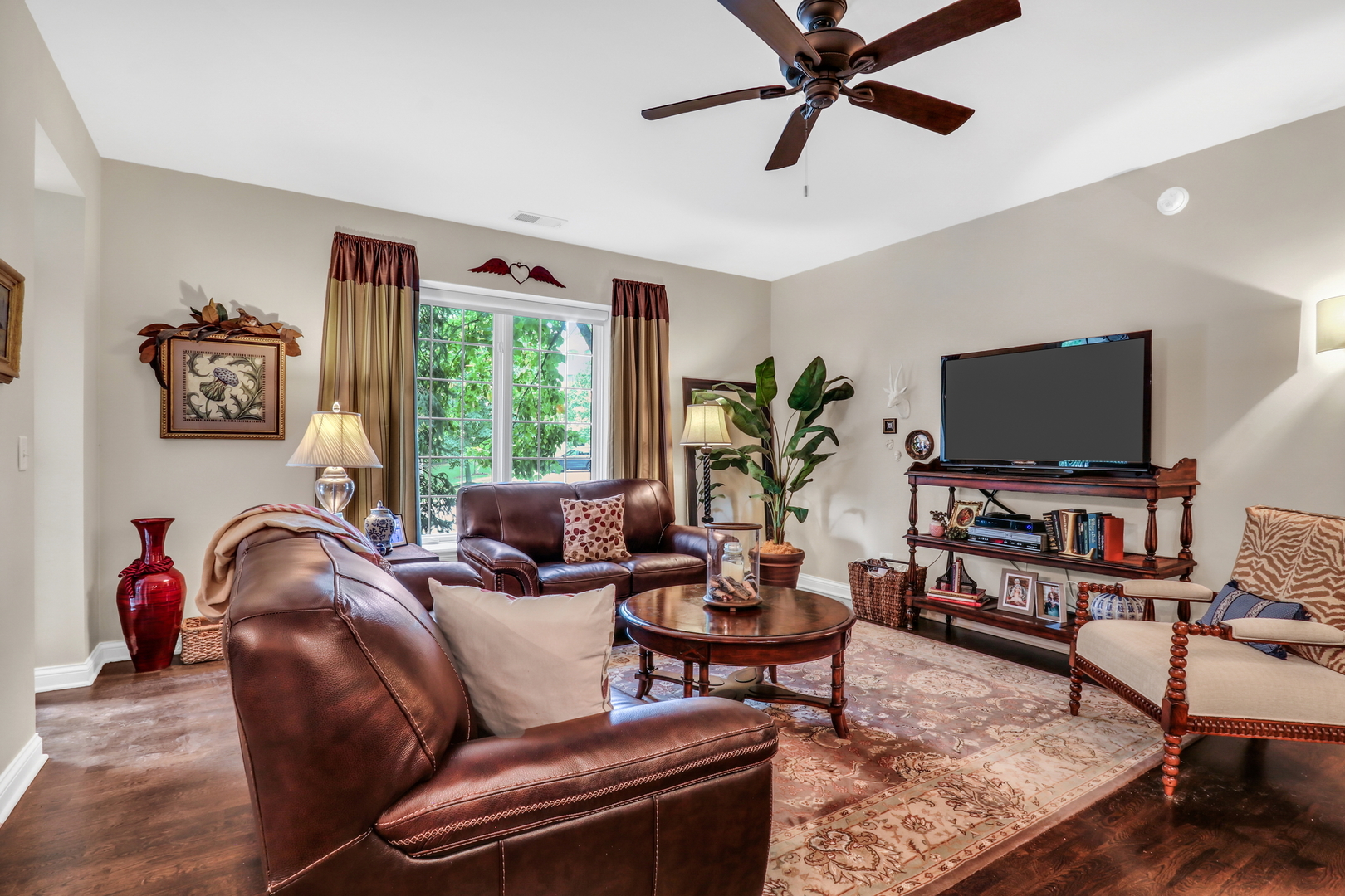 1800 Amberley Court #110, Lake Forest, IL 60045