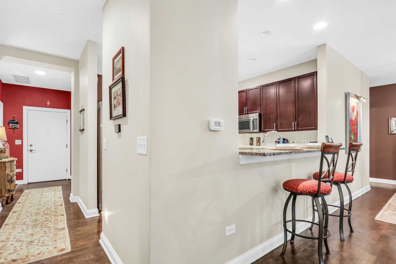 1800 Amberley Court #110, Lake Forest, IL 60045