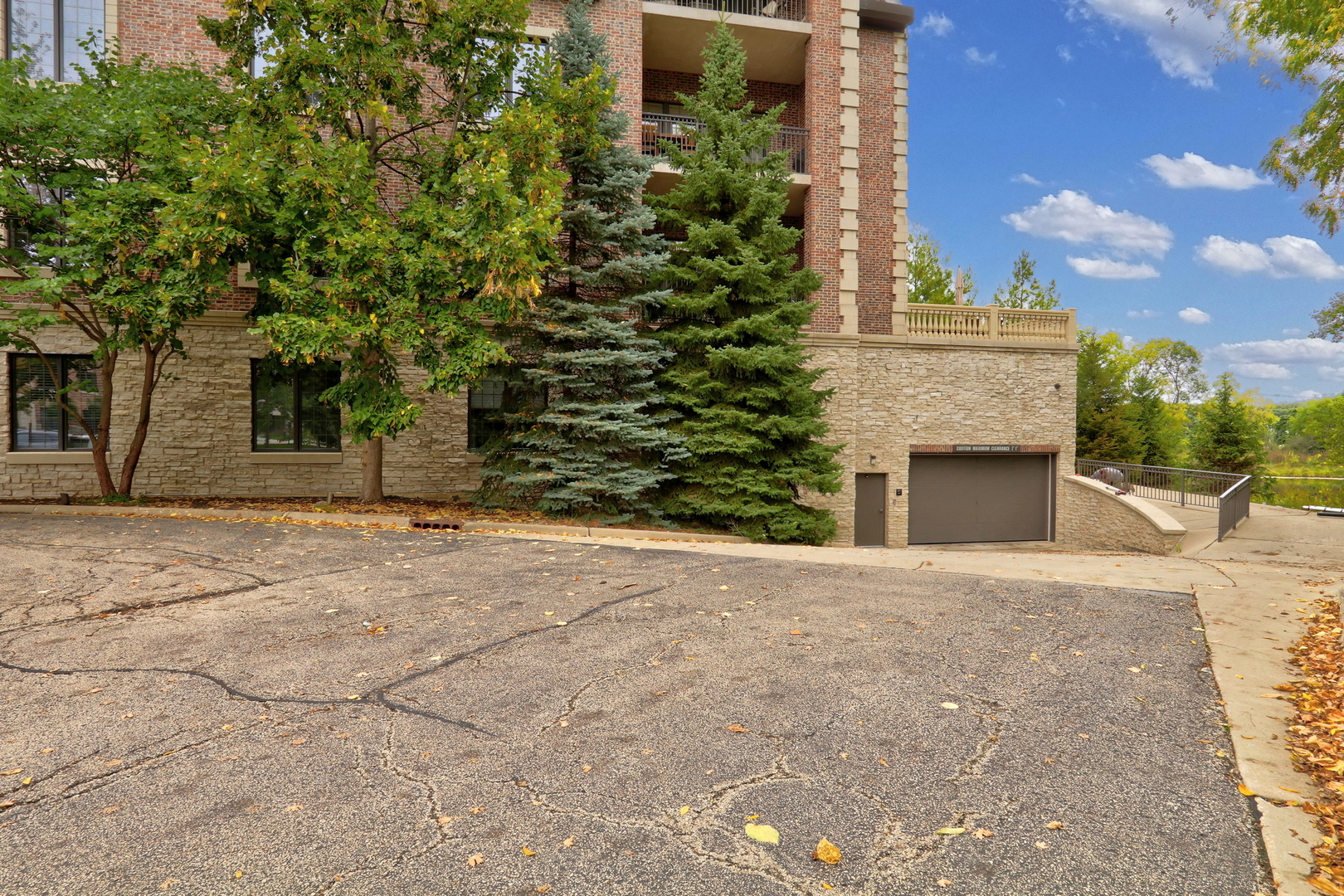 1800 Amberley Court #110, Lake Forest, IL 60045