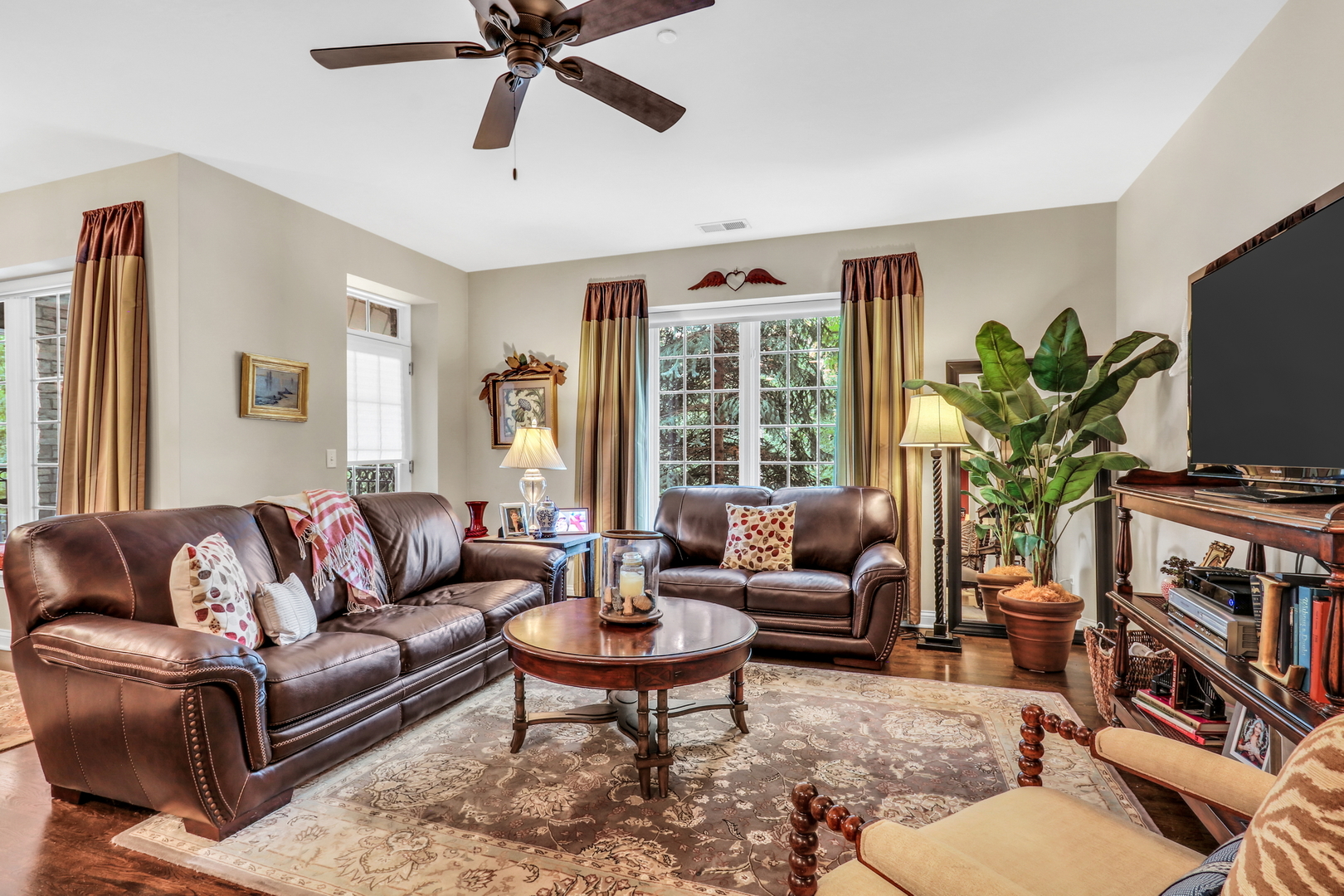 1800 Amberley Court #110, Lake Forest, IL 60045