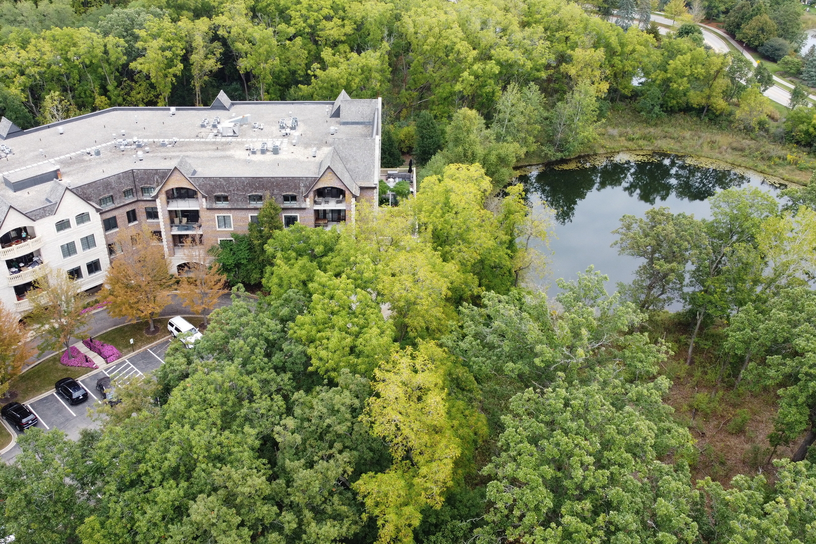 1800 Amberley Court #110, Lake Forest, IL 60045