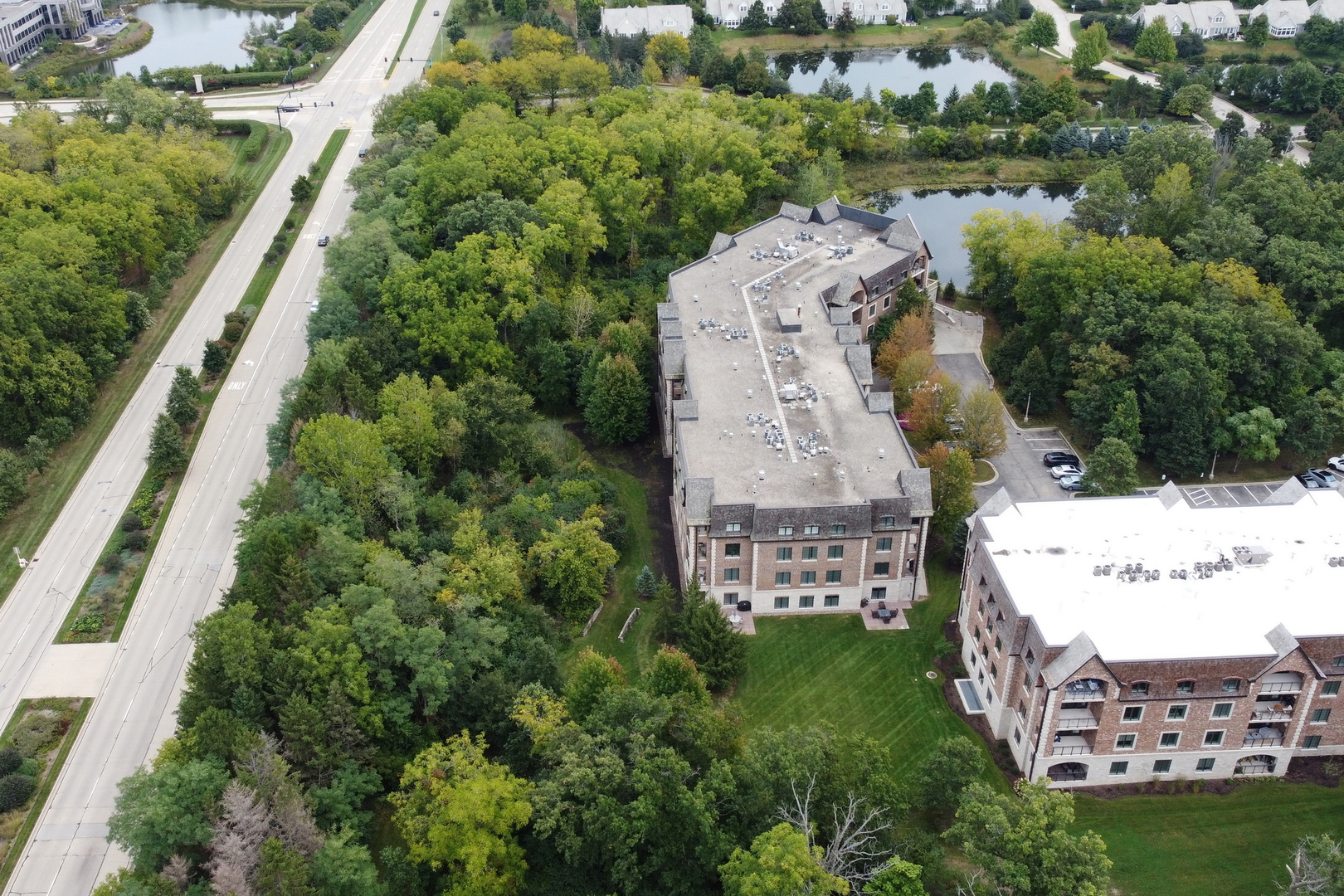 1800 Amberley Court #110, Lake Forest, IL 60045