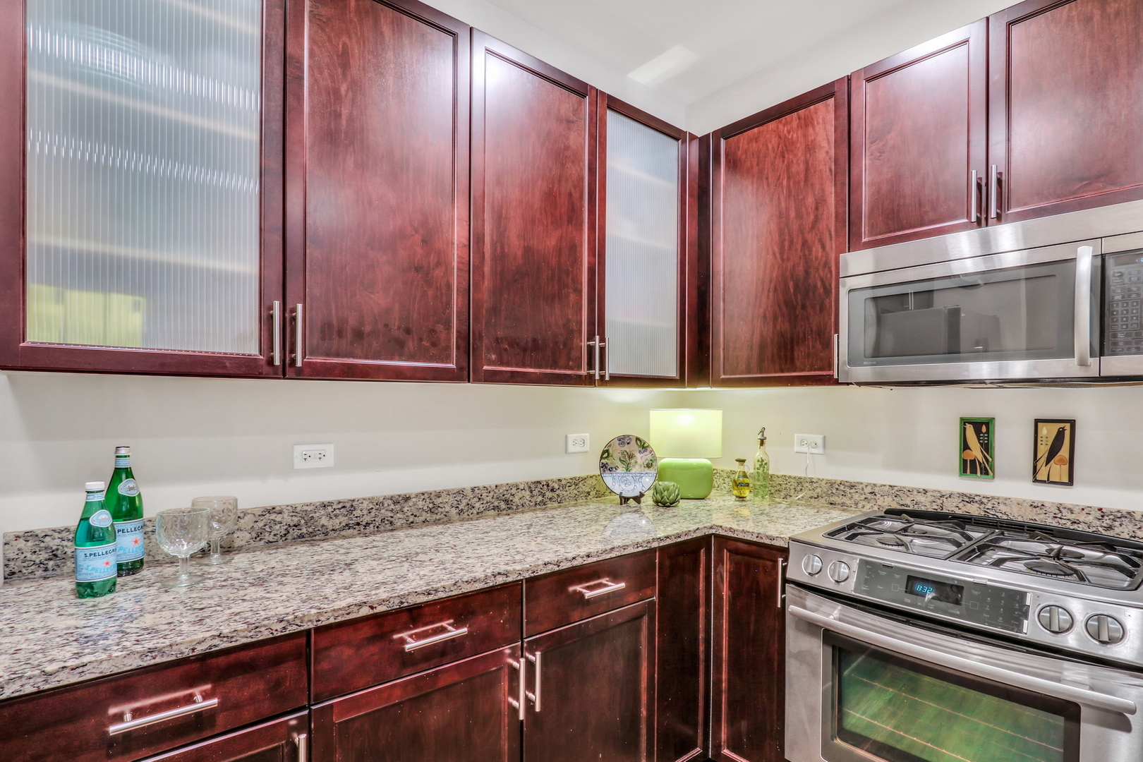 1800 Amberley Court #110, Lake Forest, IL 60045