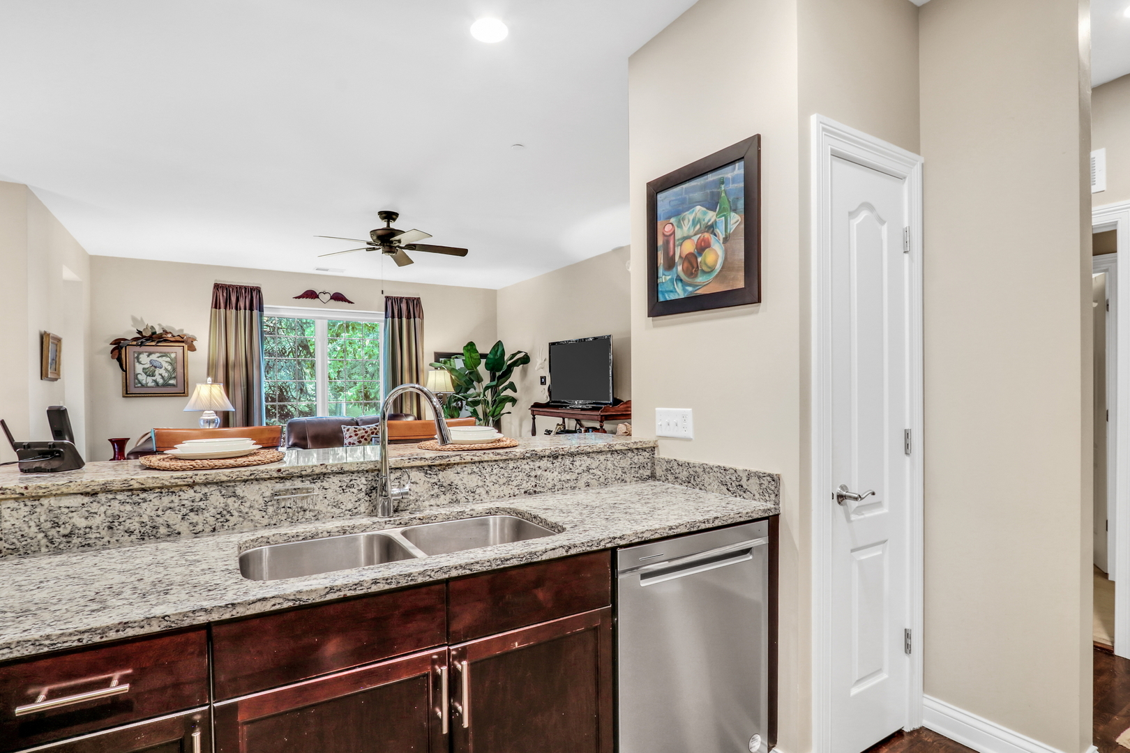 1800 Amberley Court #110, Lake Forest, IL 60045