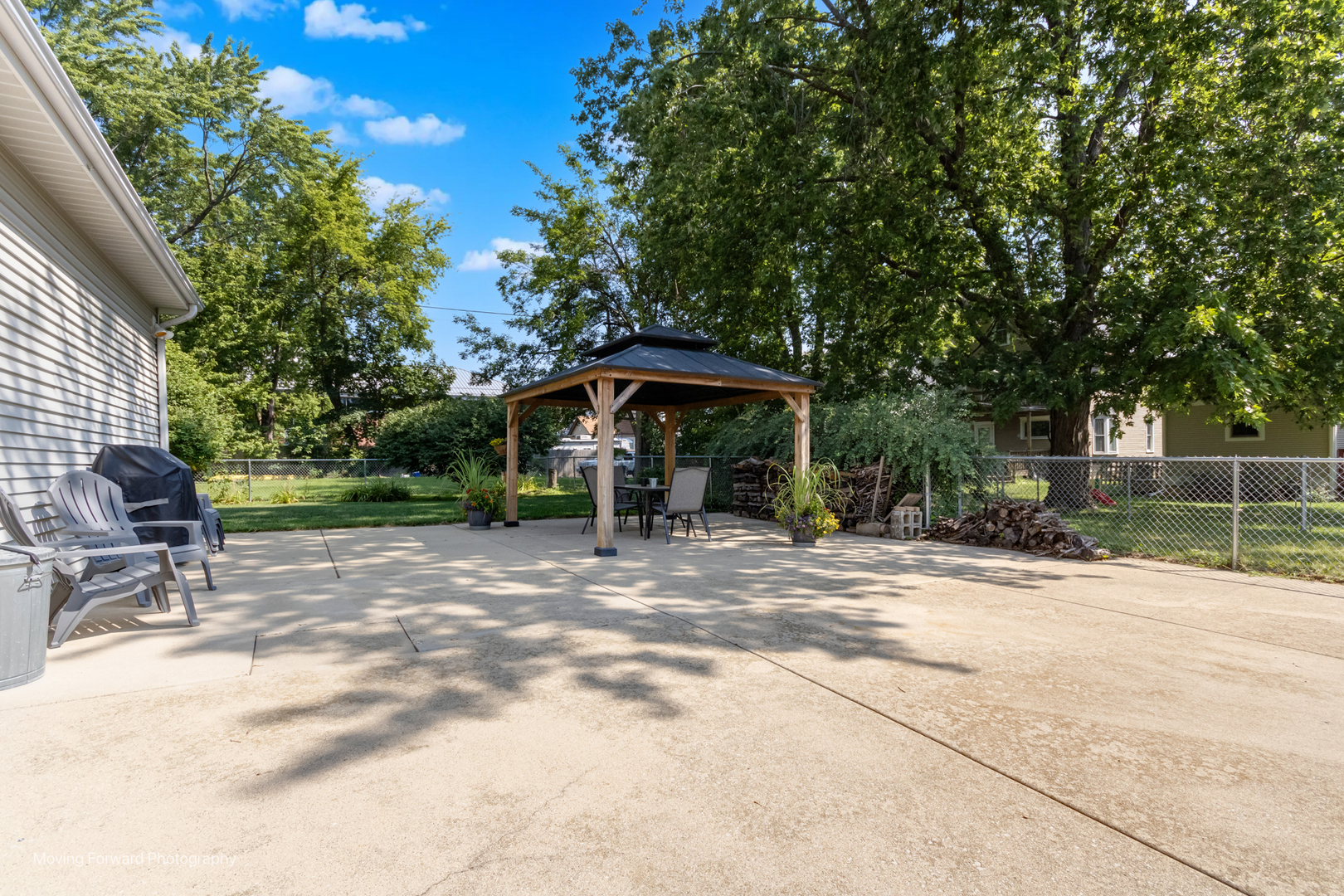 448 South Avenue, Aurora, IL 60505