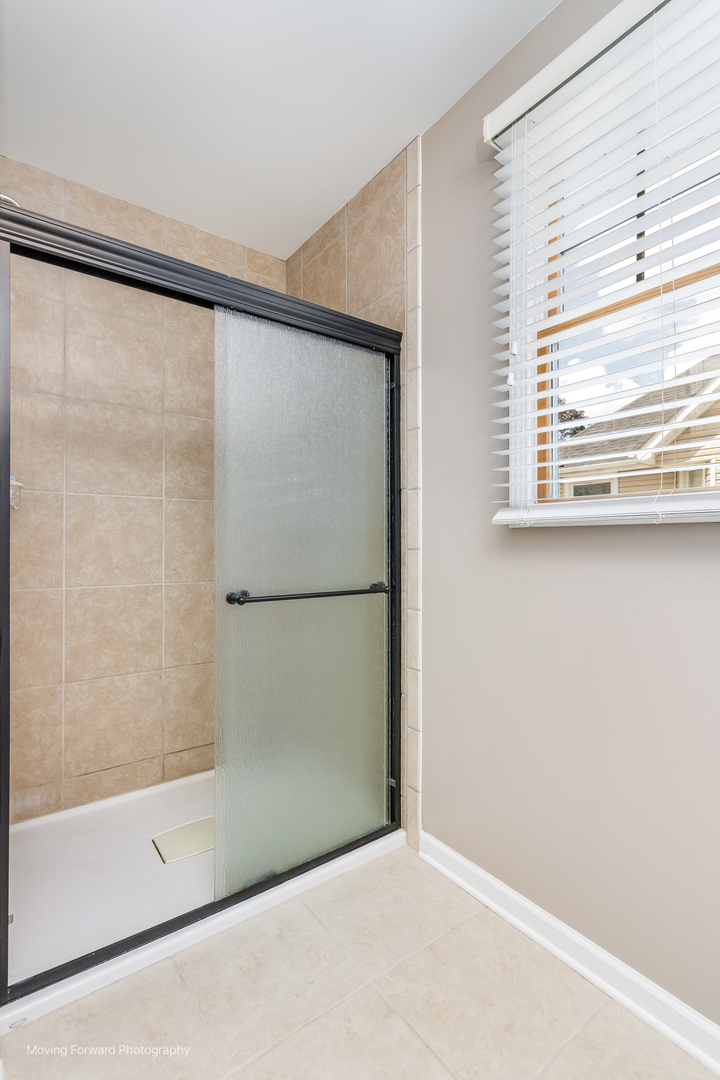 448 South Avenue, Aurora, IL 60505