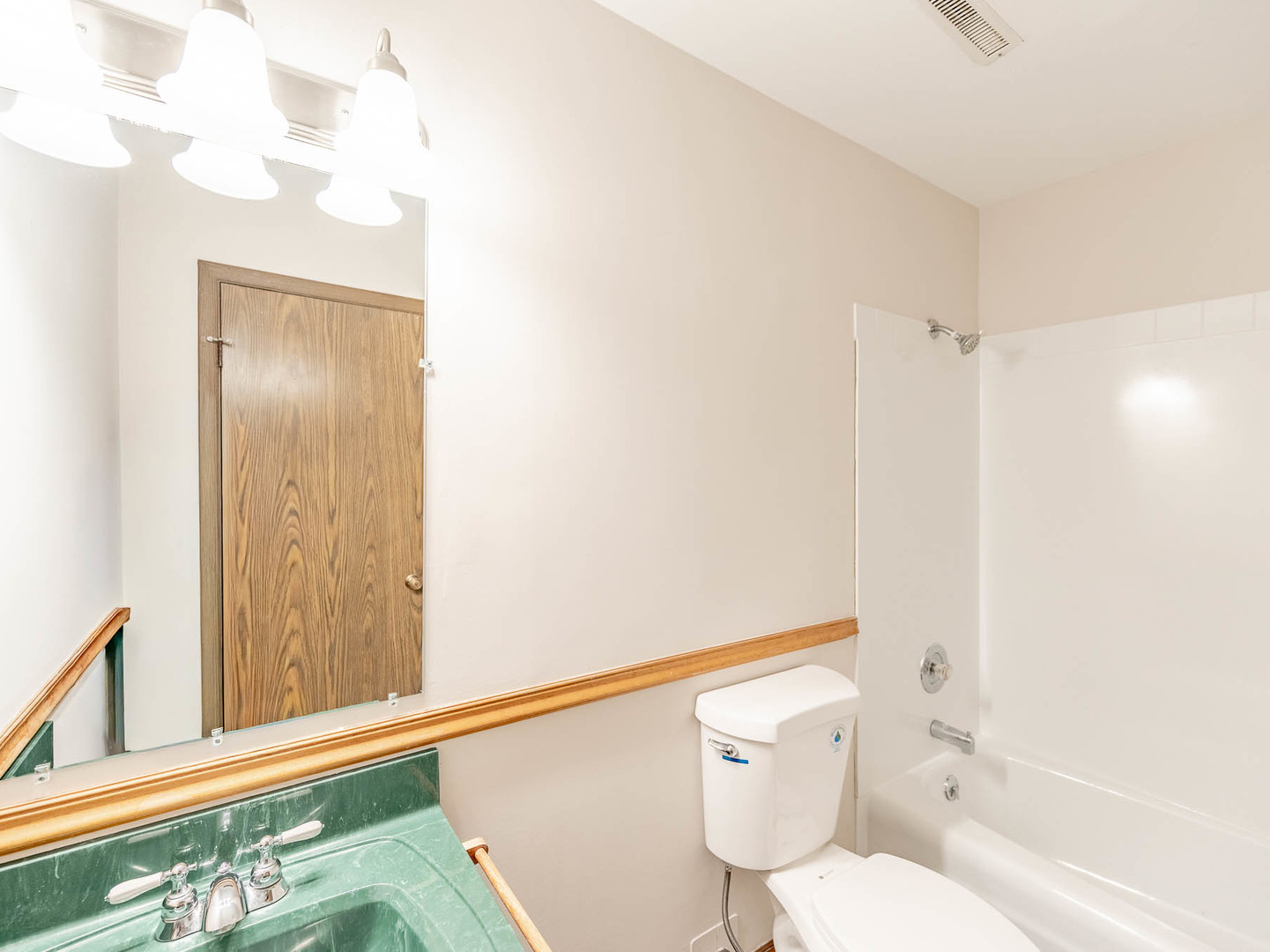 607 Silbury Court, McHenry, IL 60050