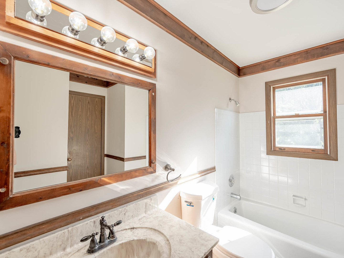 607 Silbury Court, McHenry, IL 60050