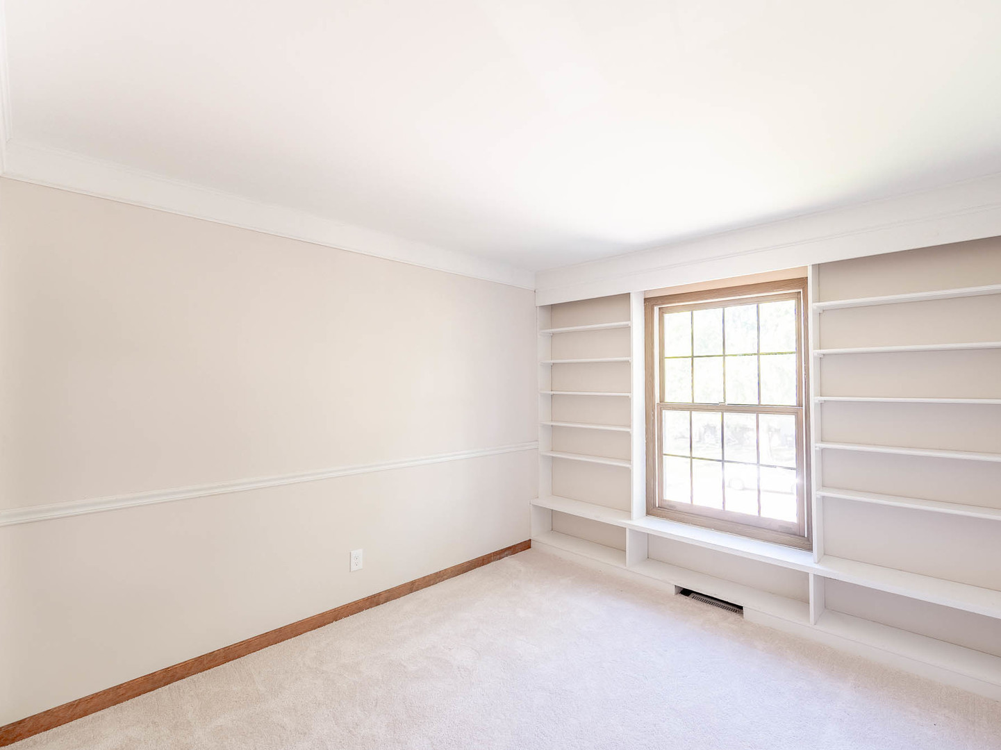 607 Silbury Court, McHenry, IL 60050