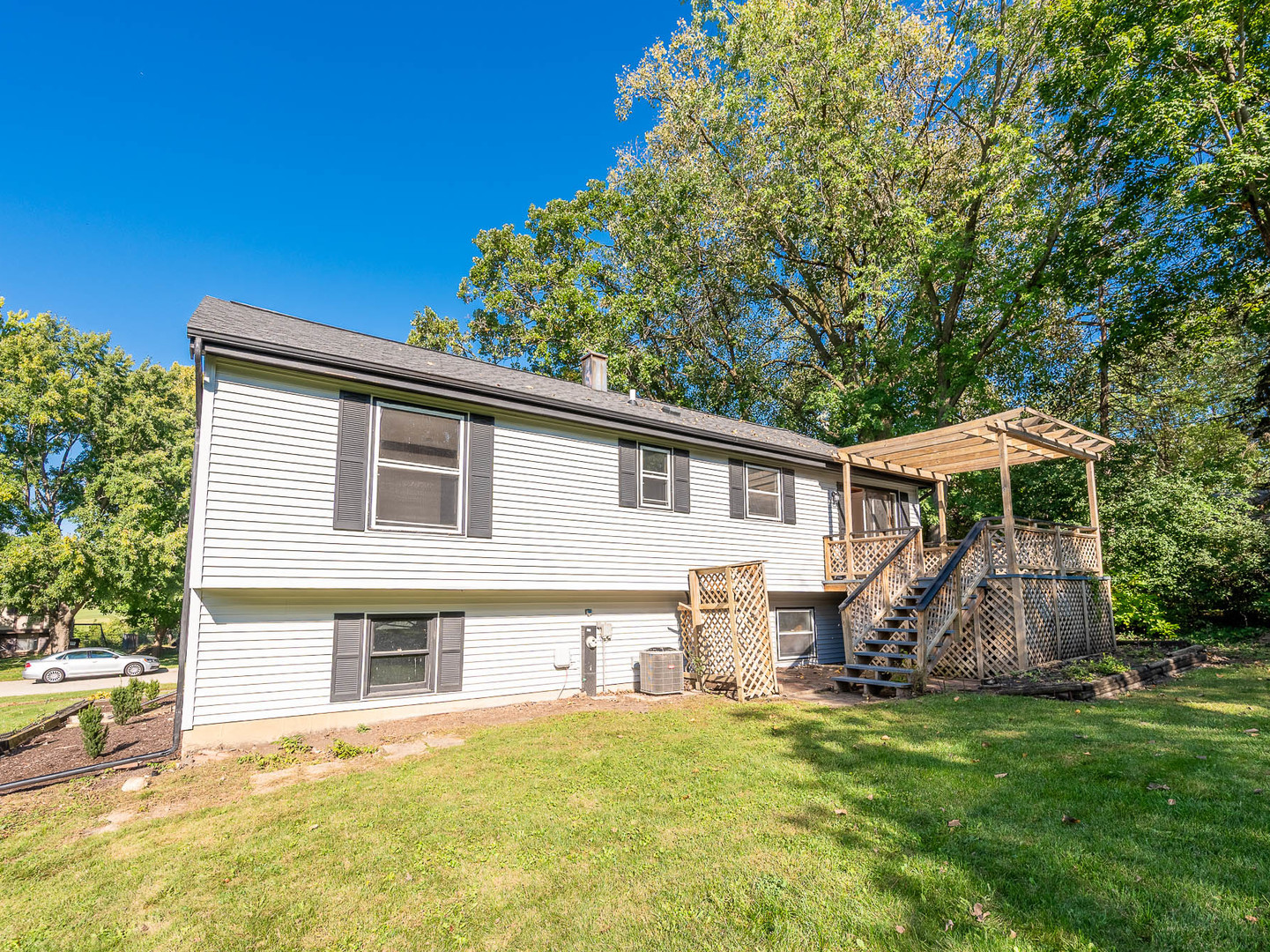 607 Silbury Court, McHenry, IL 60050