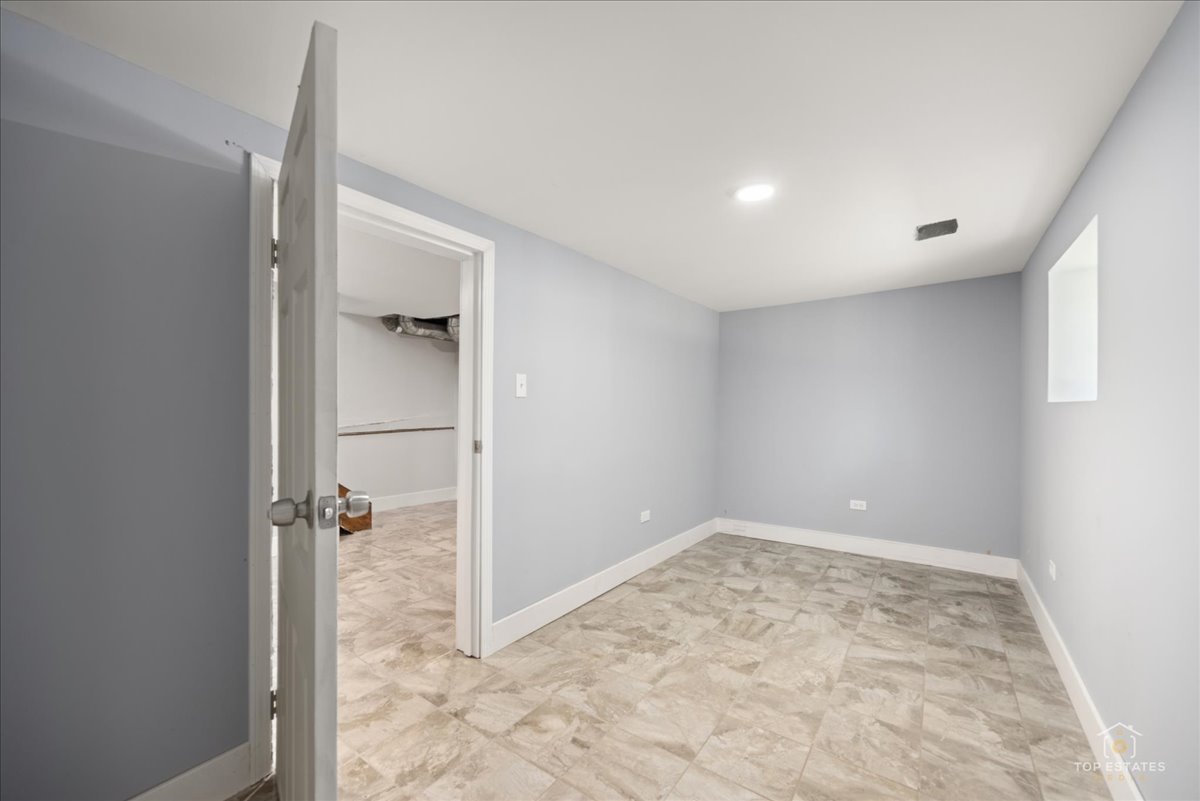 3616 N Kedzie Avenue #1, Chicago, IL 60618