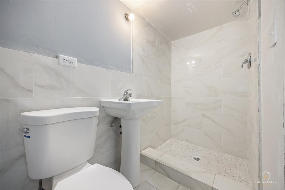 3616 N Kedzie Avenue #1, Chicago, IL 60618