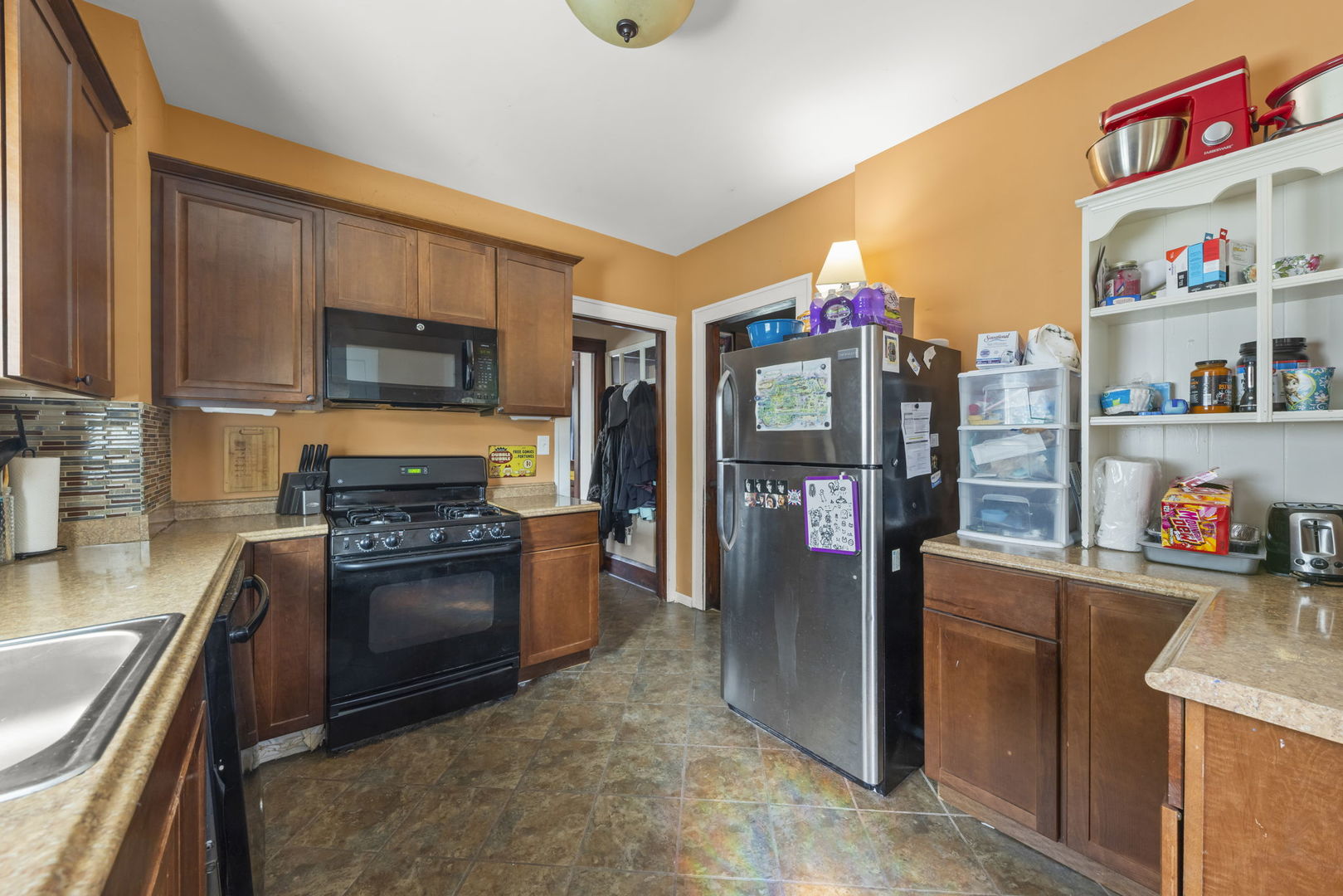 636 Garfield Avenue, Aurora, IL 60506