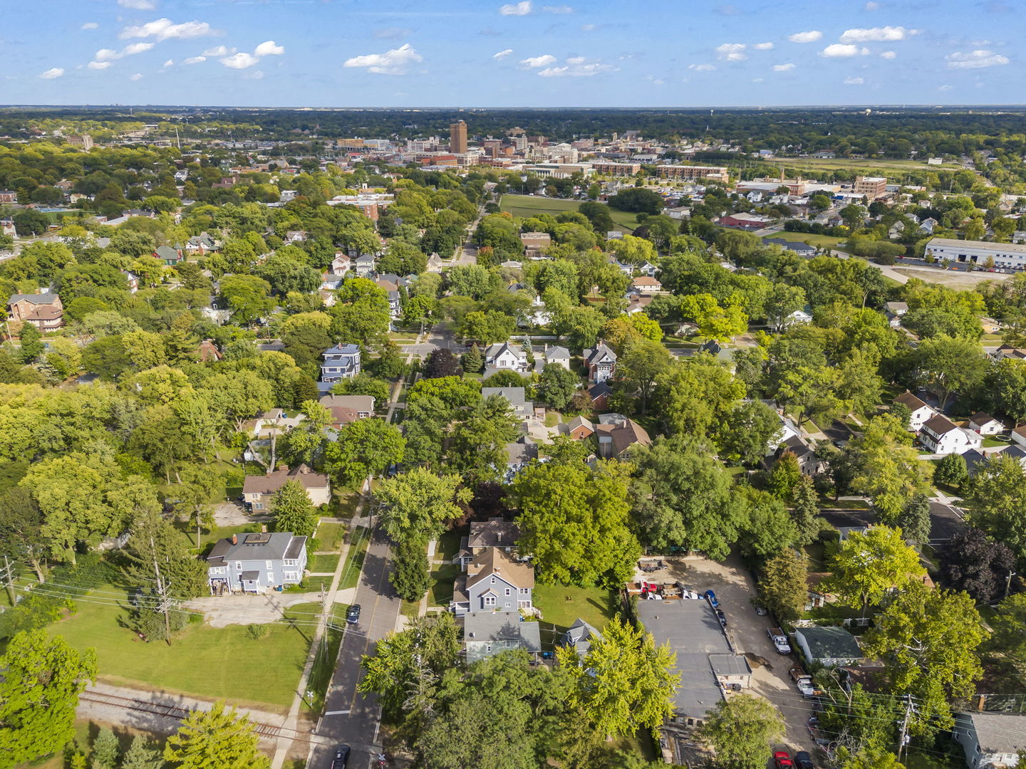 636 Garfield Avenue, Aurora, IL 60506