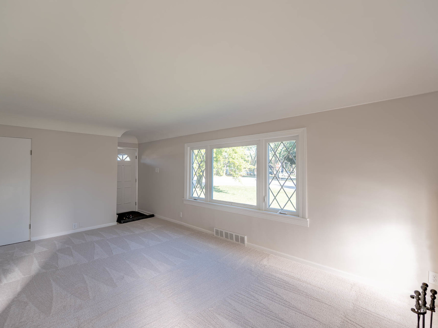 225 N Spruce Avenue, Bensenville, IL 60106