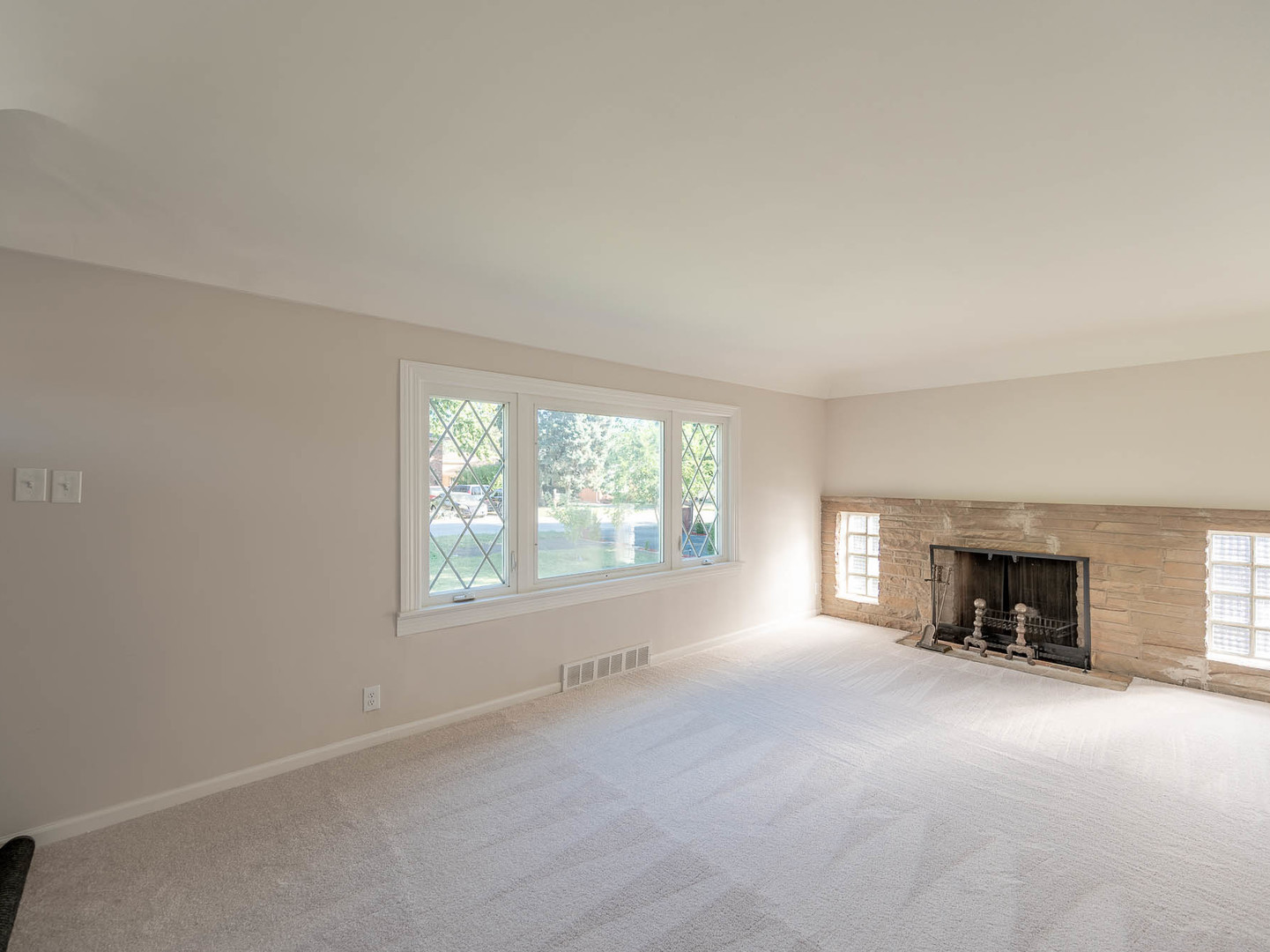 225 N Spruce Avenue, Bensenville, IL 60106