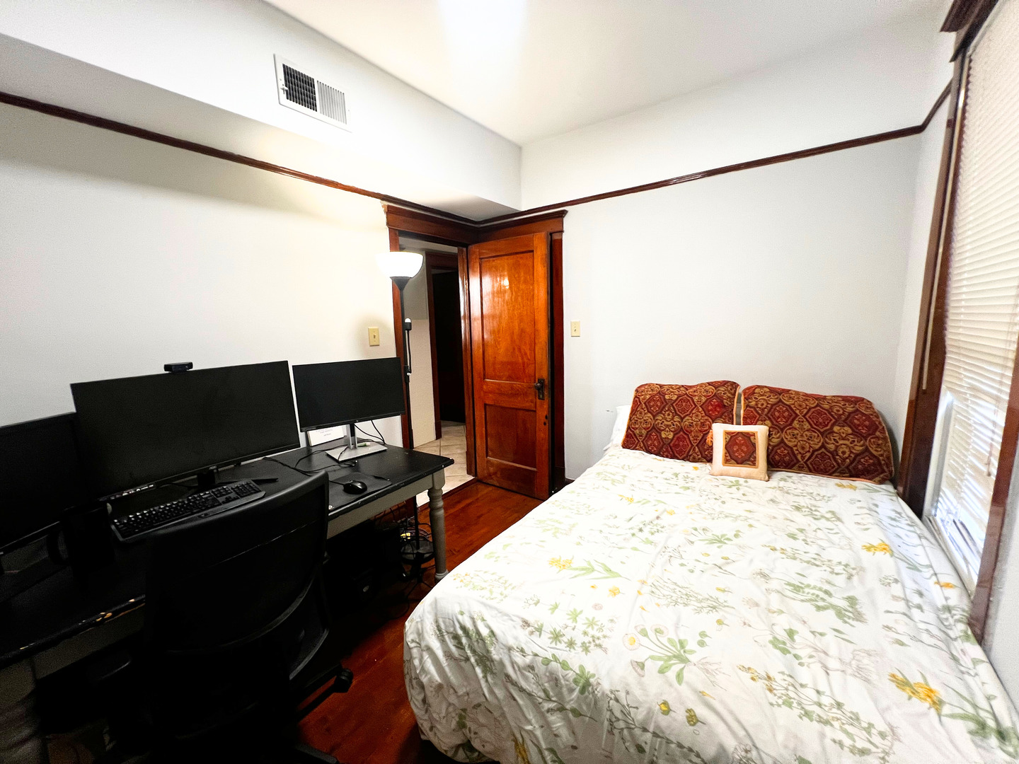 2340 W Thomas Street #2F, Chicago, IL 60622