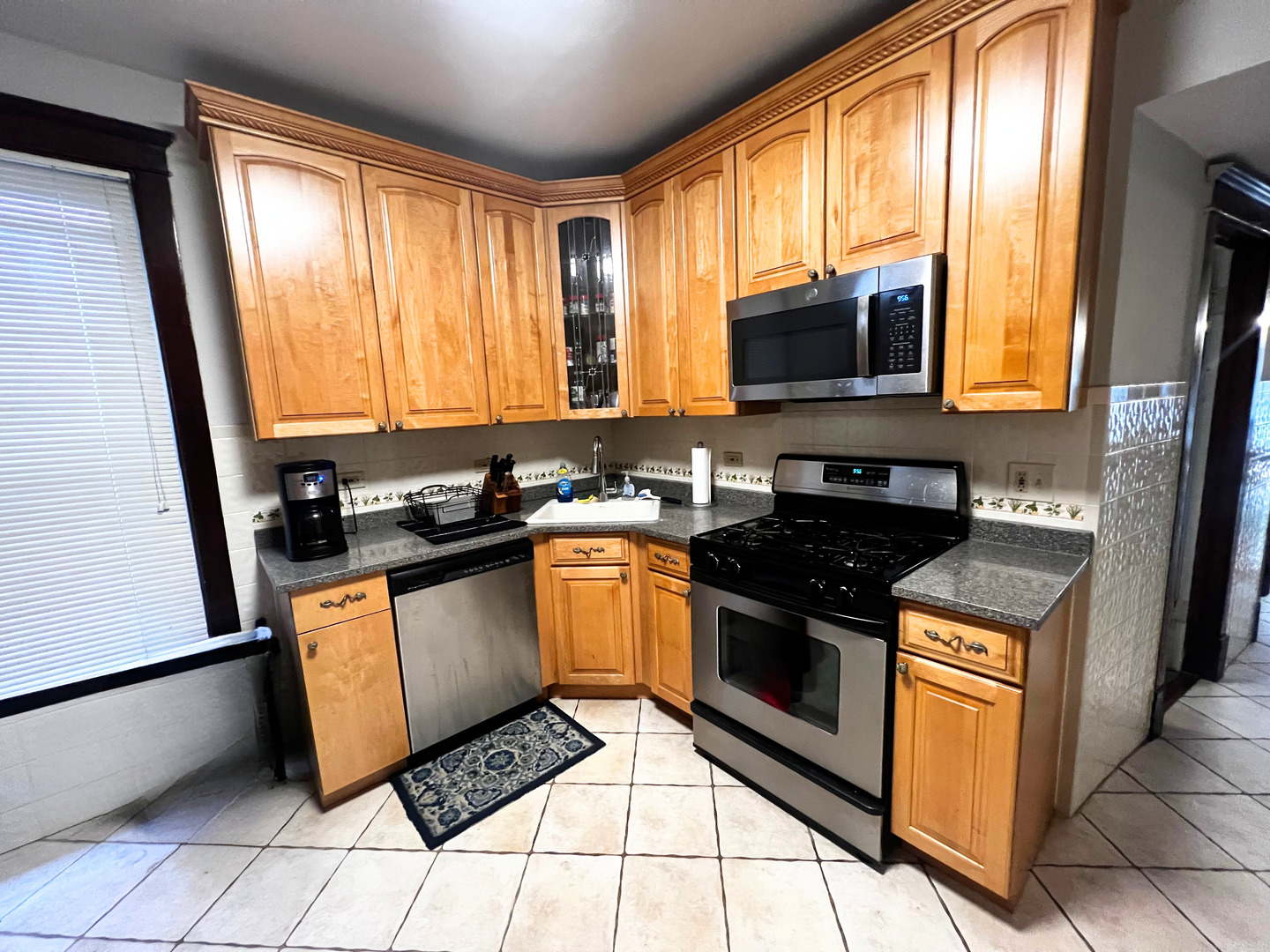 2340 W Thomas Street #2F, Chicago, IL 60622
