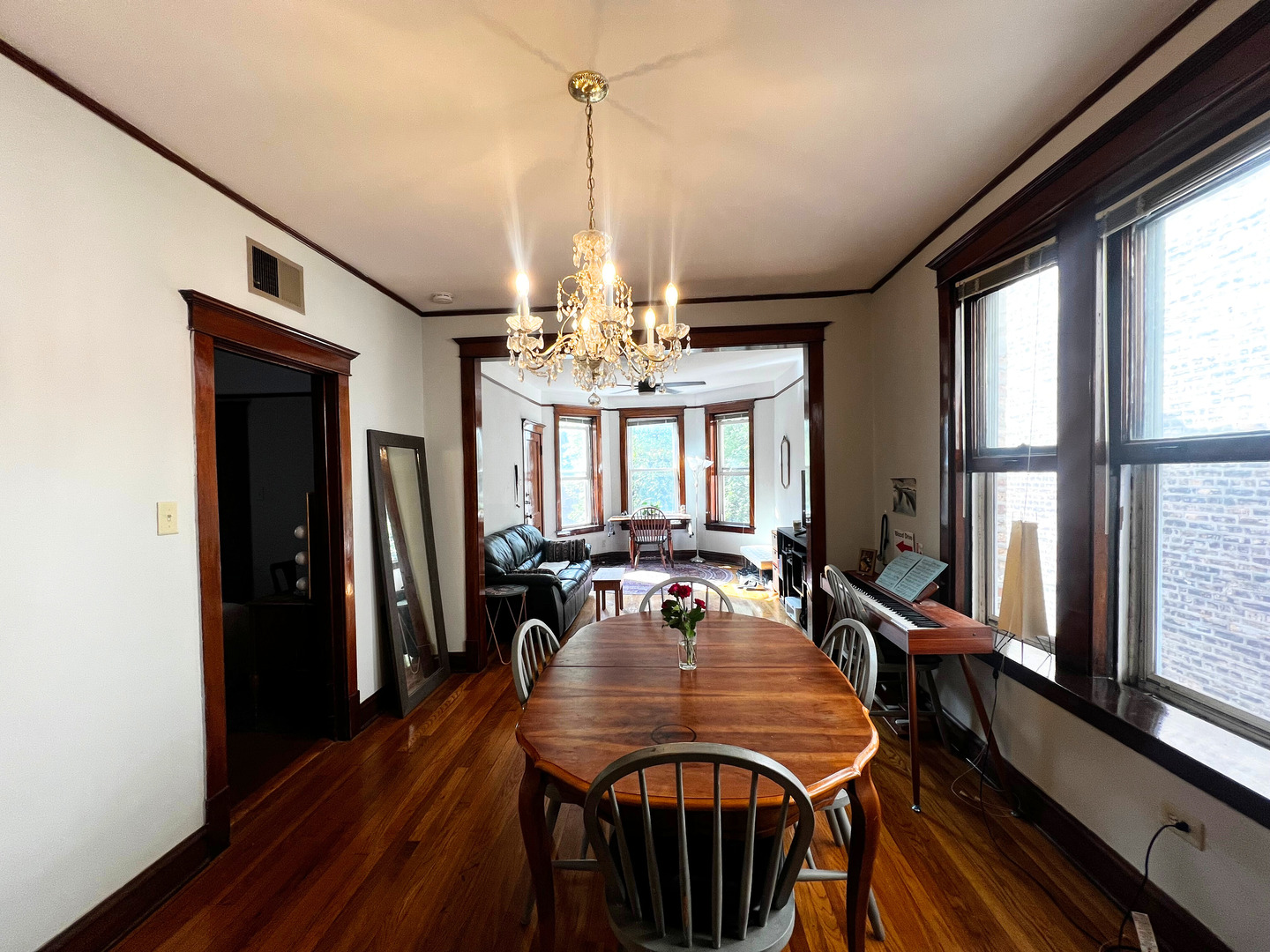2340 W Thomas Street #2F, Chicago, IL 60622