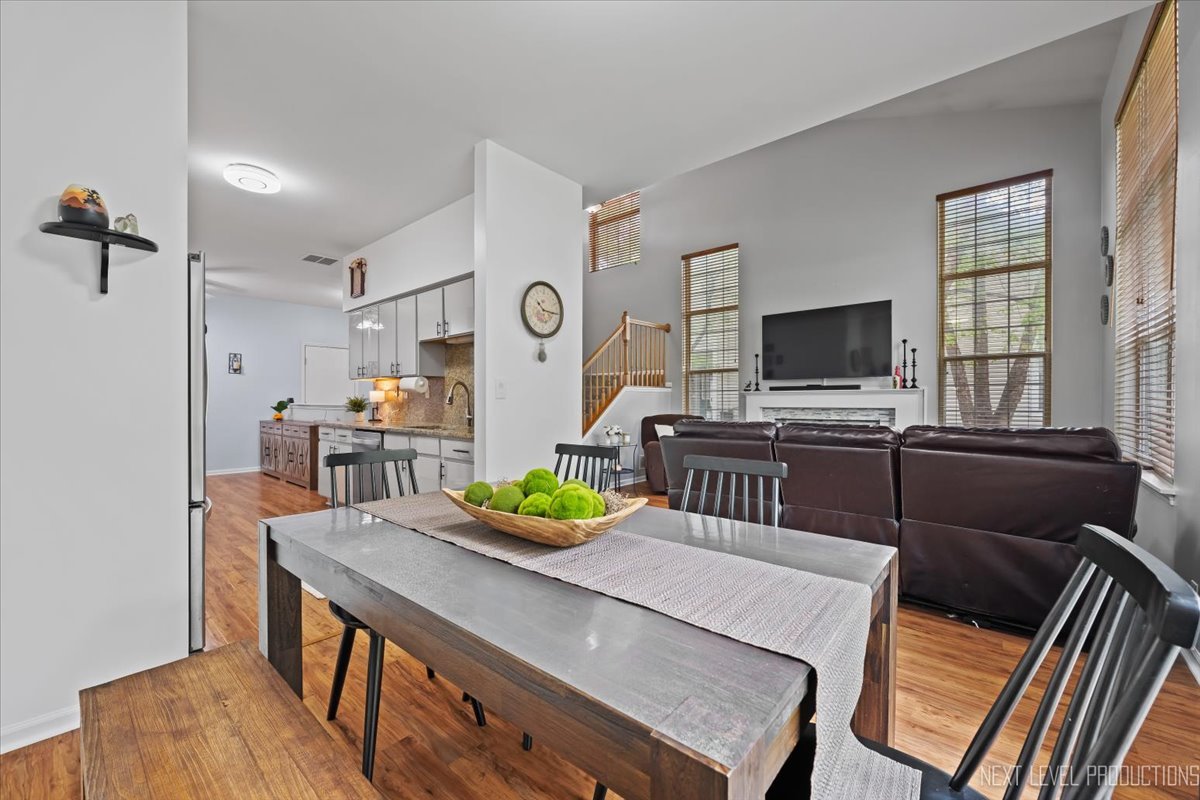 1459 WALNUT HILL Avenue, St. Charles, IL 60174