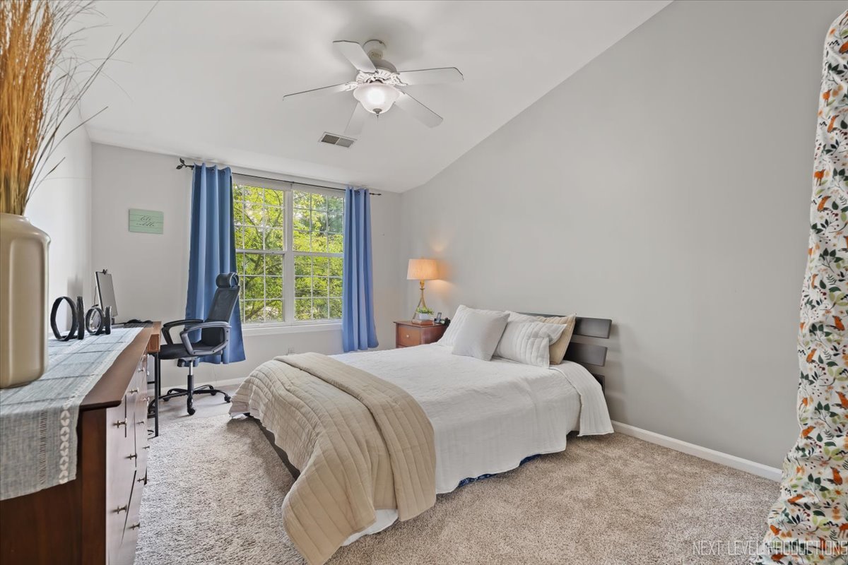 1459 WALNUT HILL Avenue, St. Charles, IL 60174