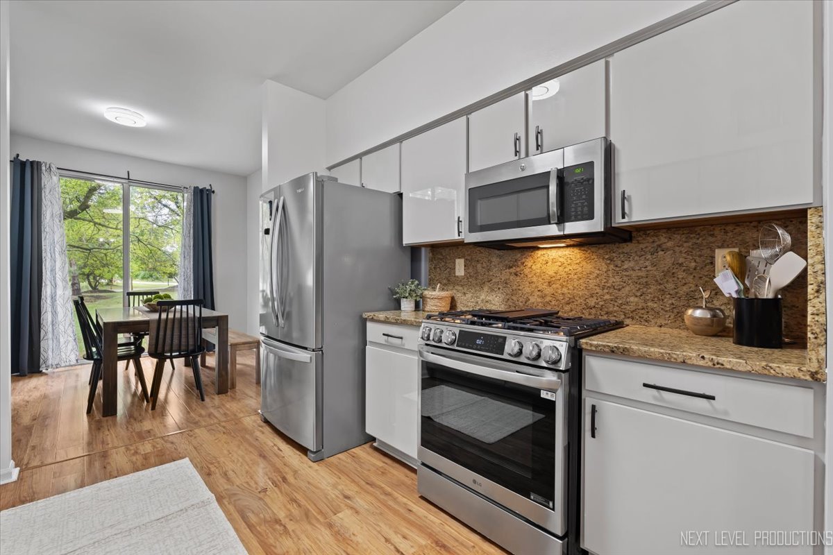 1459 WALNUT HILL Avenue, St. Charles, IL 60174