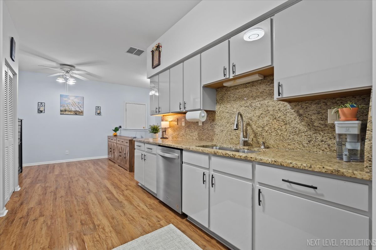 1459 WALNUT HILL Avenue, St. Charles, IL 60174