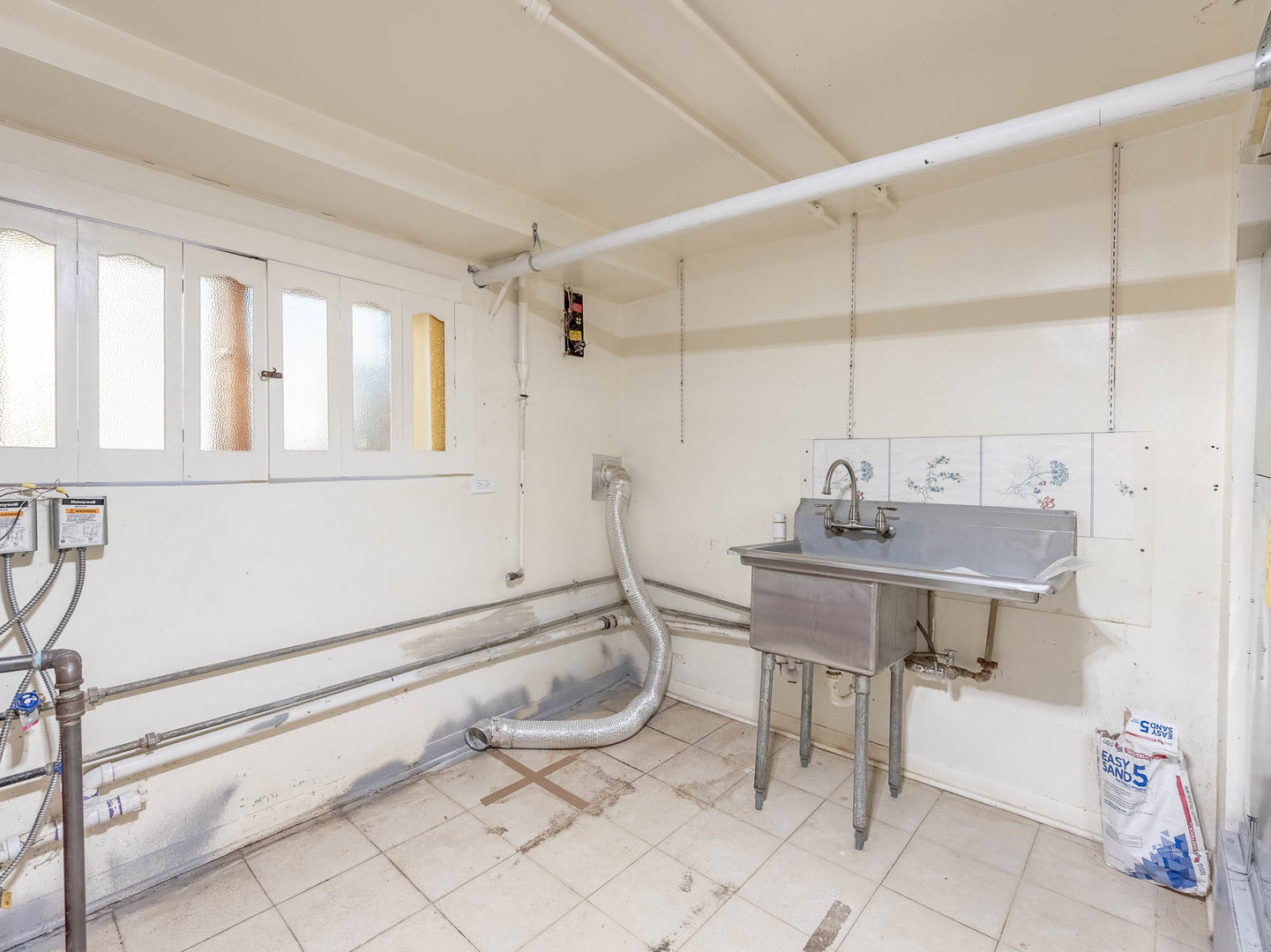 2858 Kensington Avenue, Westchester, IL 60154