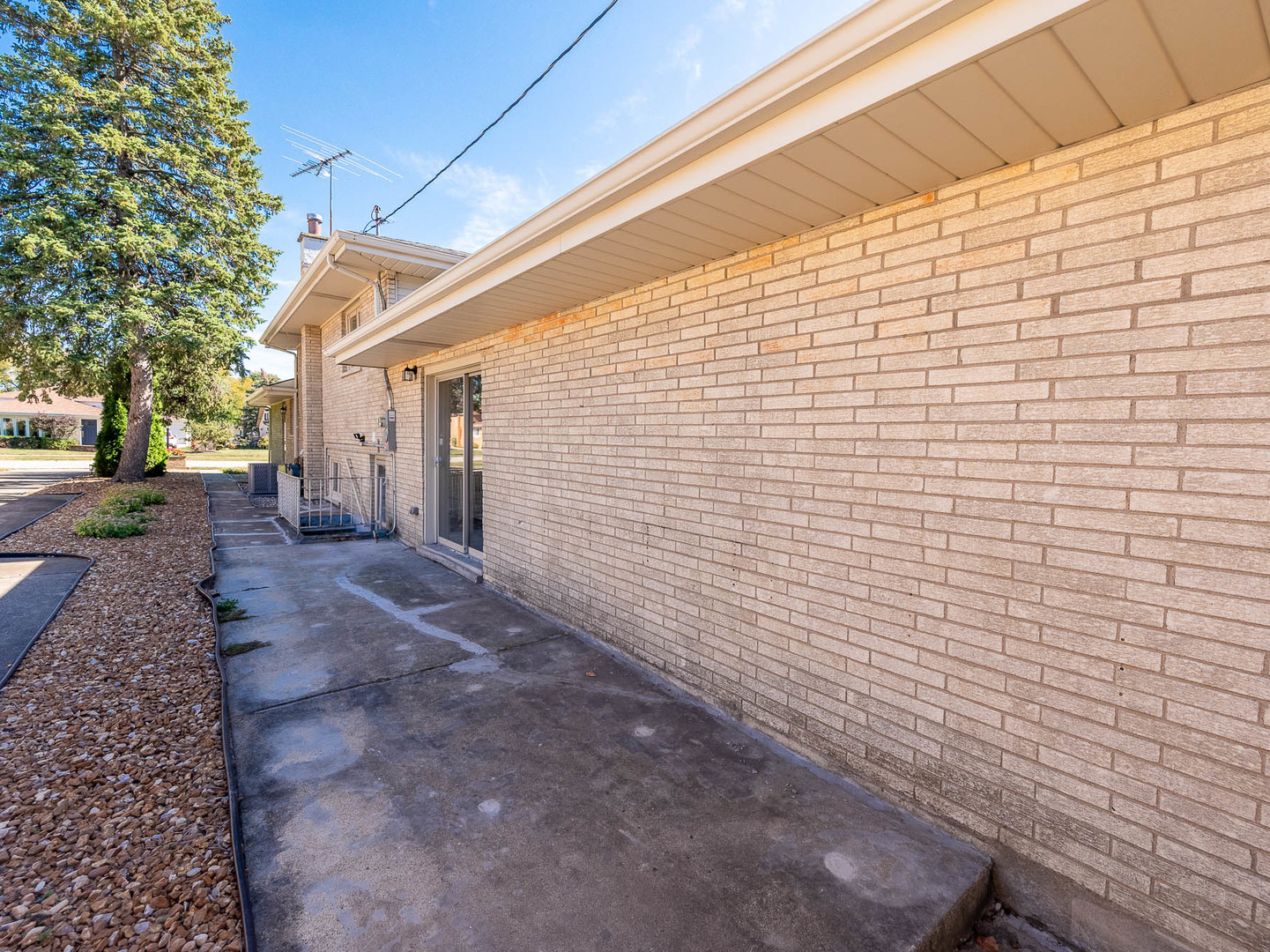 2858 Kensington Avenue, Westchester, IL 60154