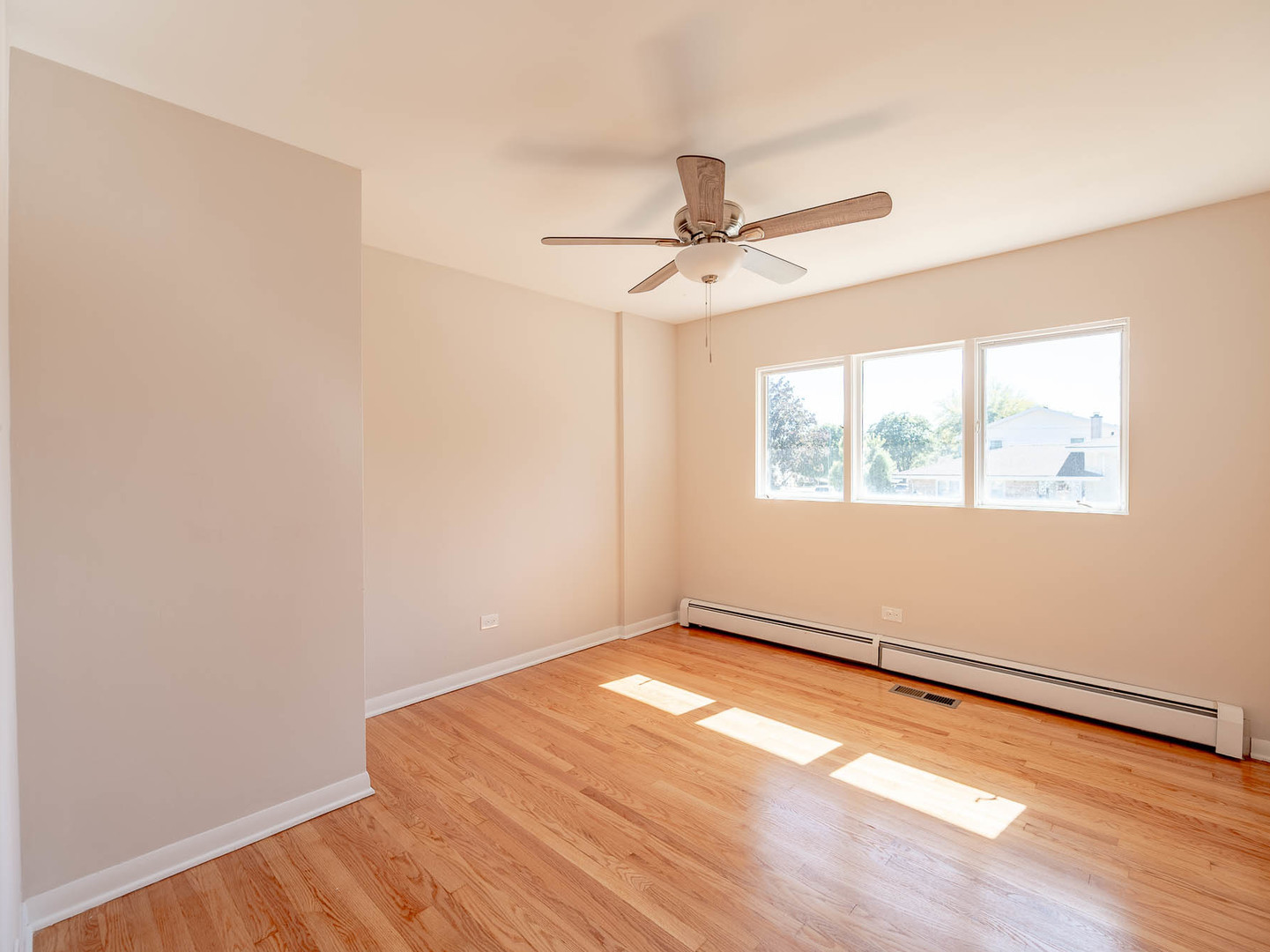 2858 Kensington Avenue, Westchester, IL 60154