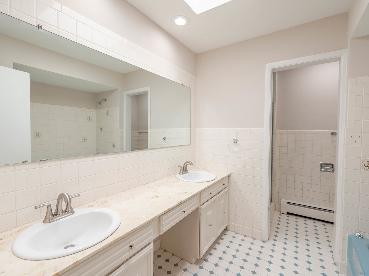 2858 Kensington Avenue, Westchester, IL 60154